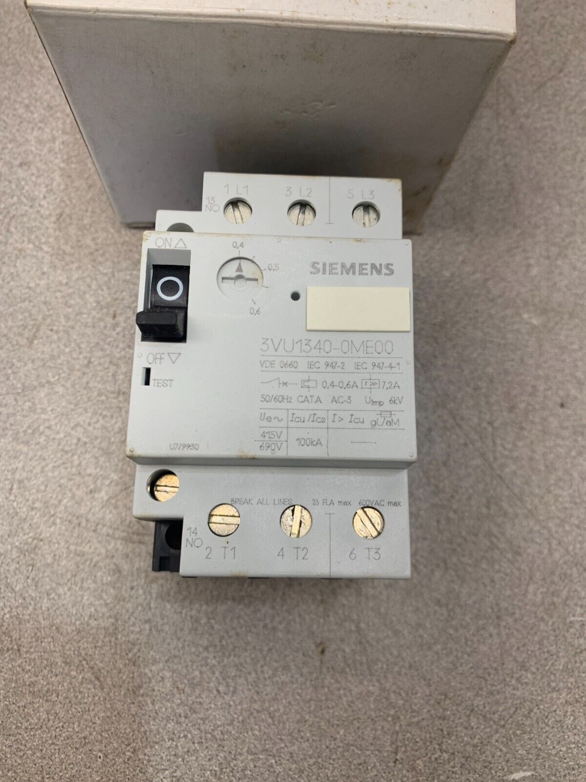 NEW IN BOX SIEMENS 0.4-0.6A CIRCUIT BREAKER 3VU1340-0ME00