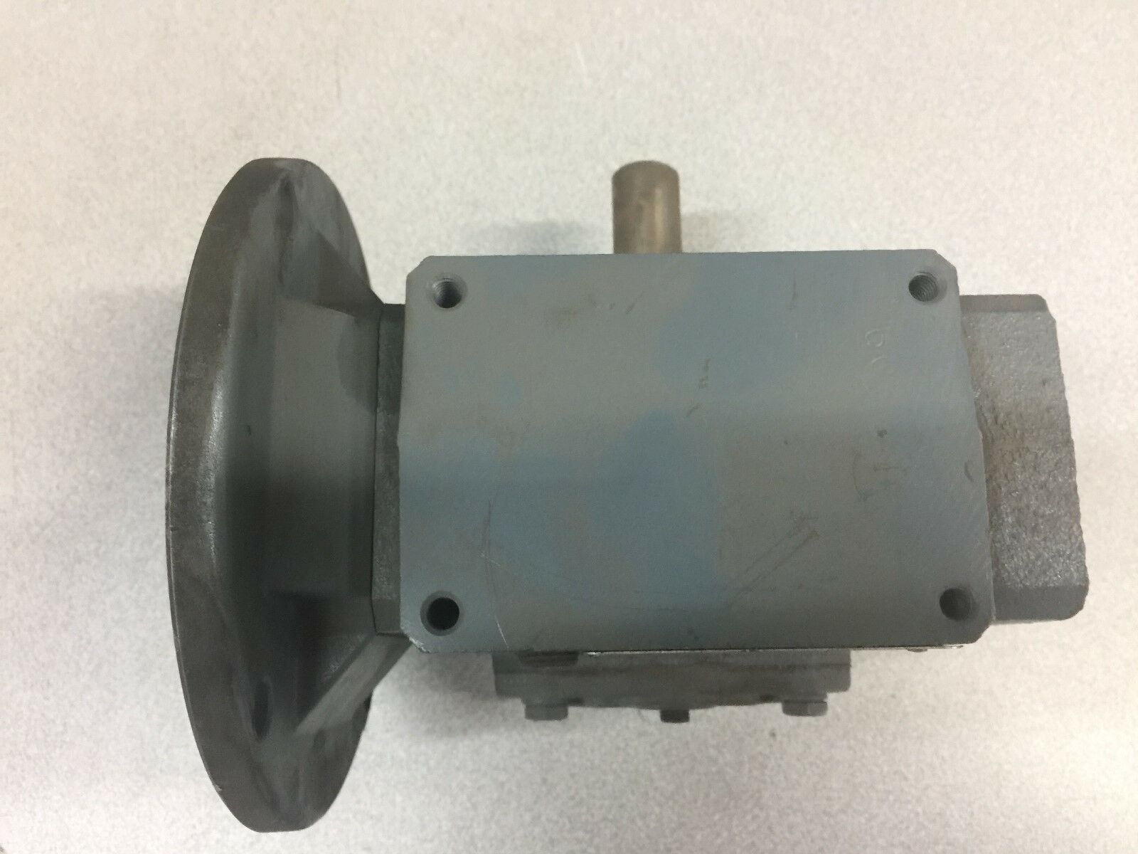 NEW NO BOX DAYTON 60-1RATIO 1/3HP ANGLED GEAR REDUCER CFACE 4Z292B