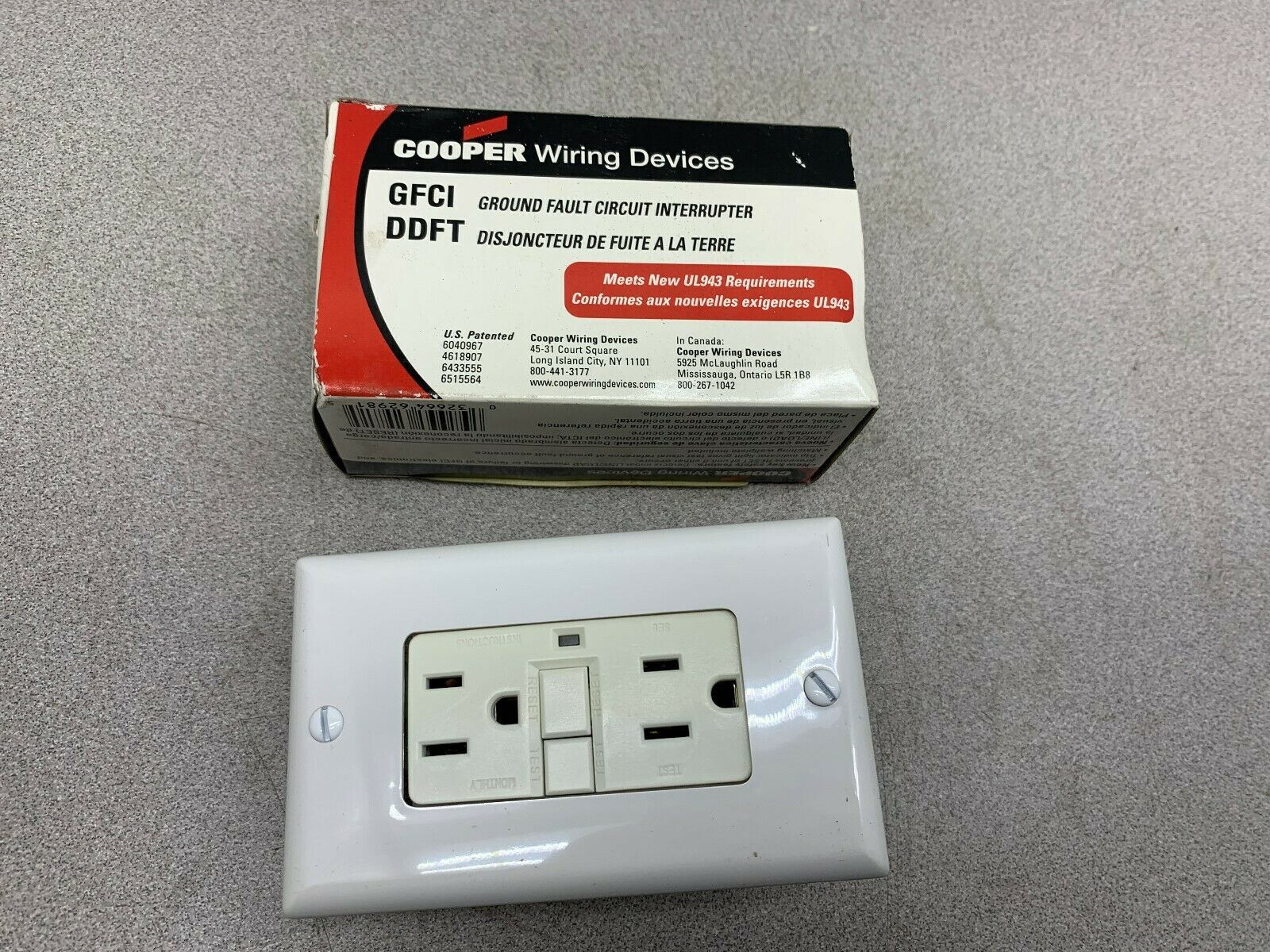 NEW IN BOX COOPER CIRCUIT INTERRUPTER XGF15WW