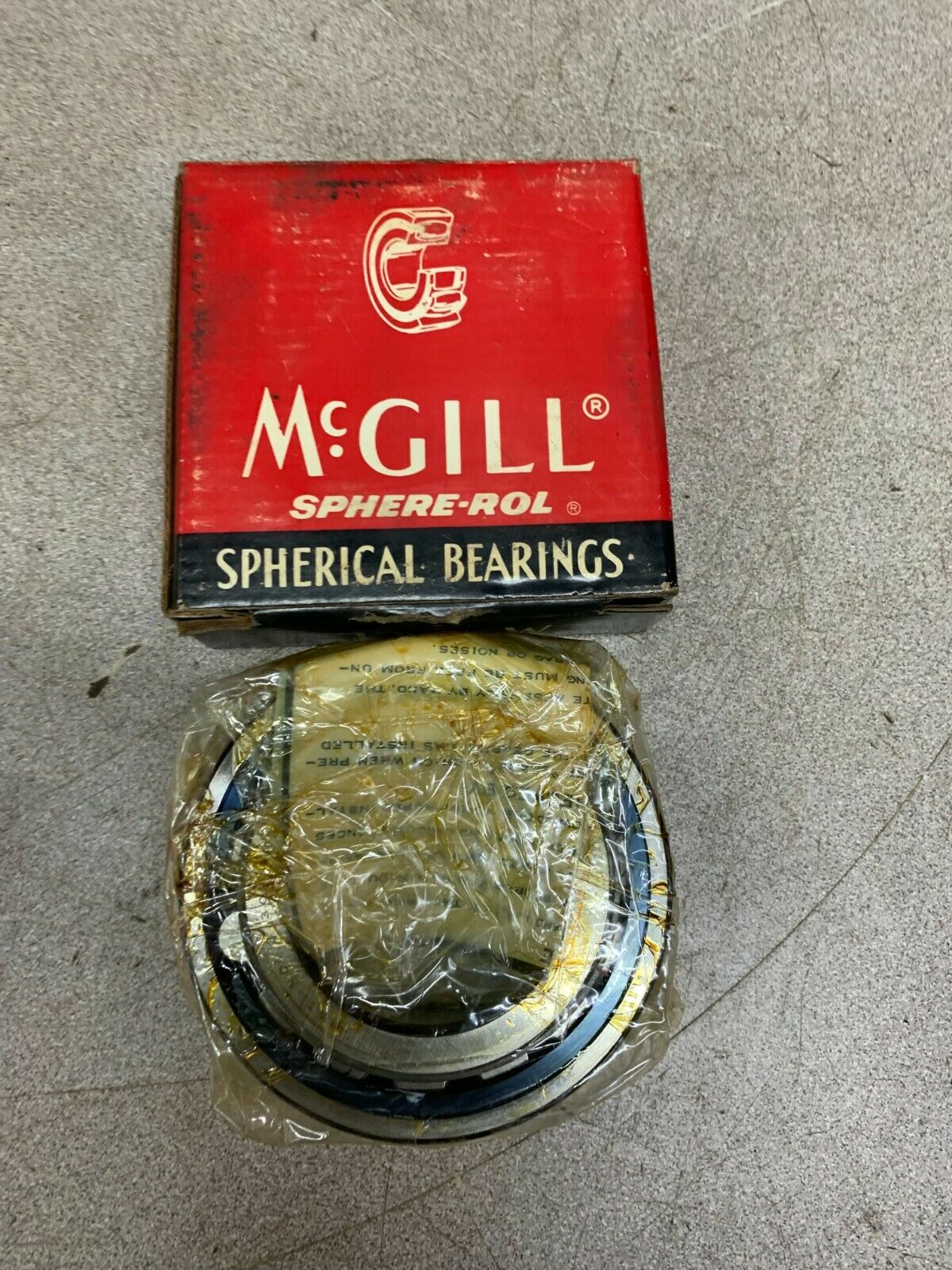 NEW IN BOX MCGILL ROLLER BEARING 22210 W33