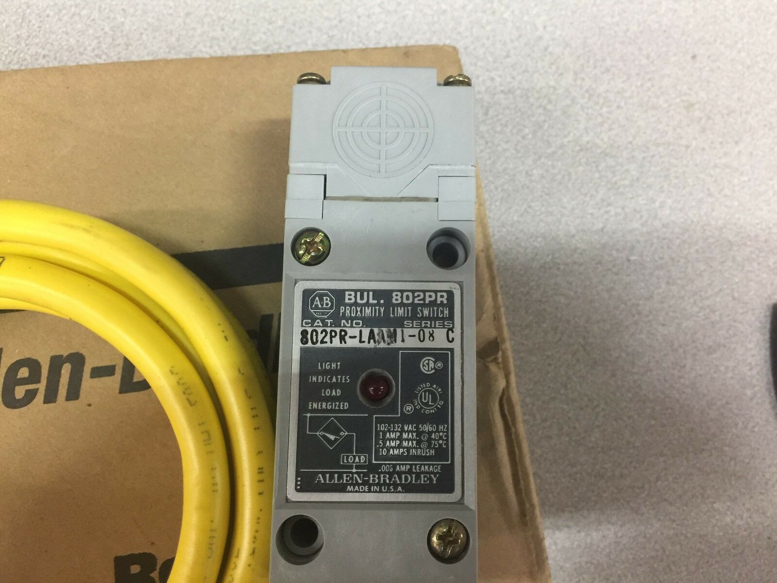 NEW IN BOX ALLEN BRADLEY PROXIMITY SWITCH 802PR-LAAM1-08