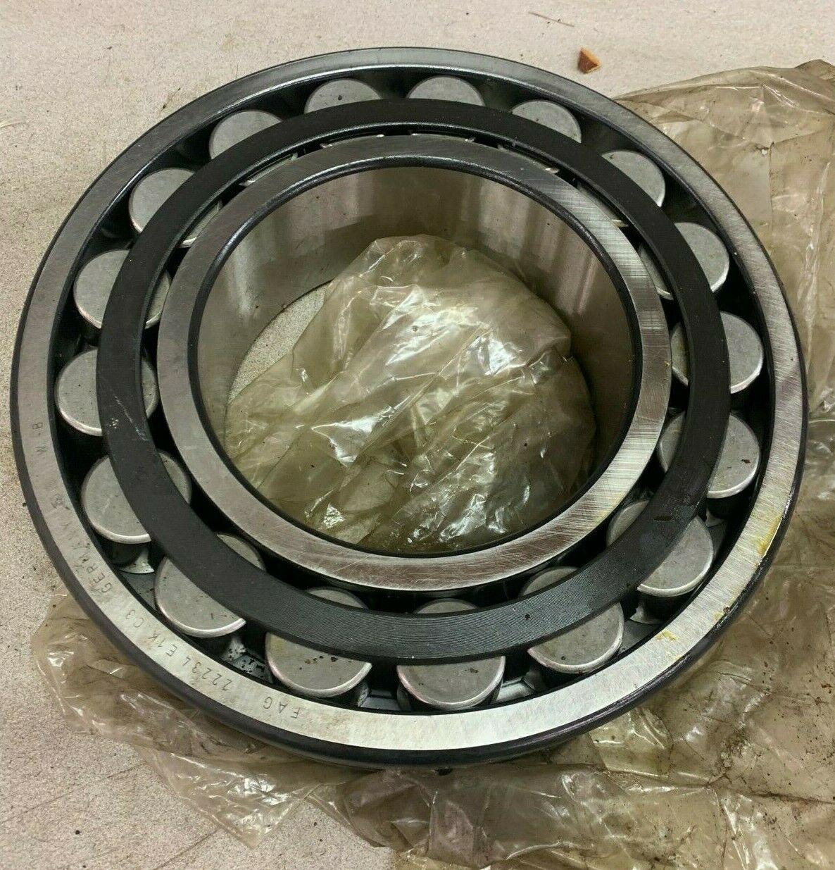 NEW NO BOX FAG SPHERICAL ROLLER BEARING 22234 E1K C3