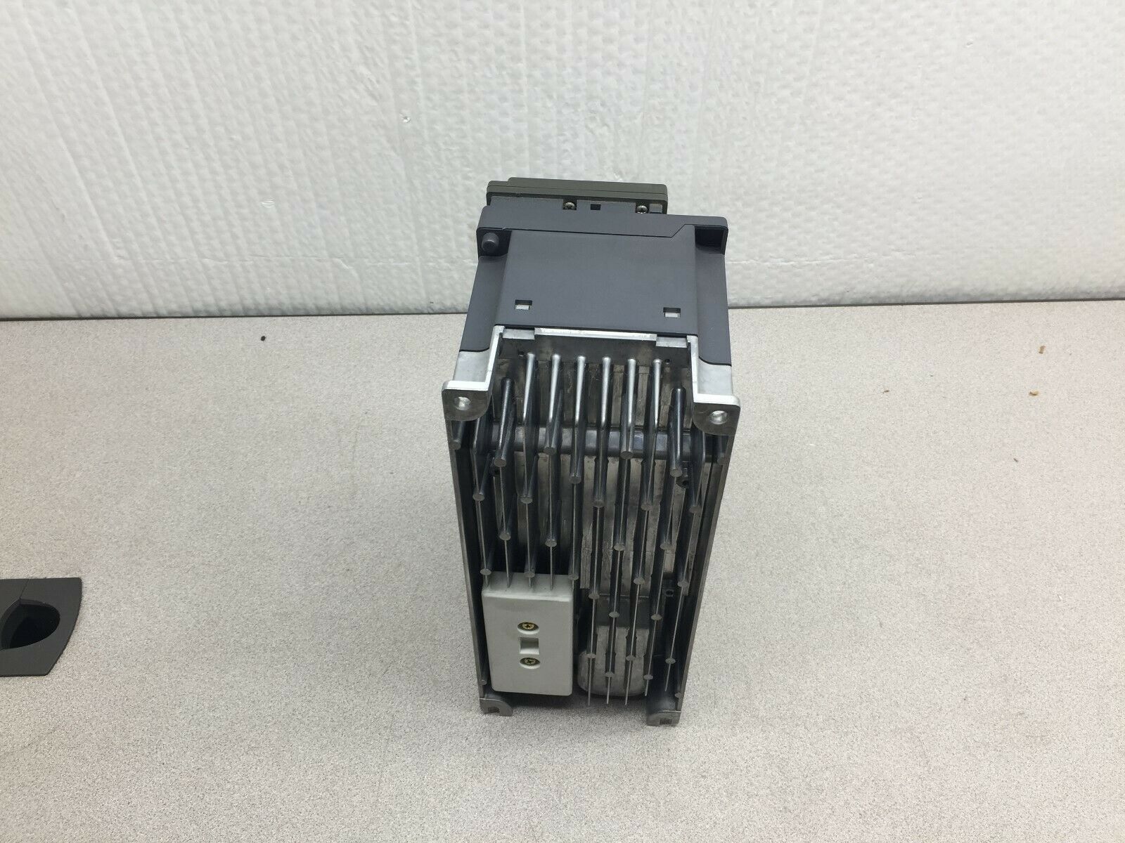 USED MITSUBISHI 11.4AMP 3PH 0.5-400HZ 200-240VAC INVERTER DRIVE FR-A720-00050-TF