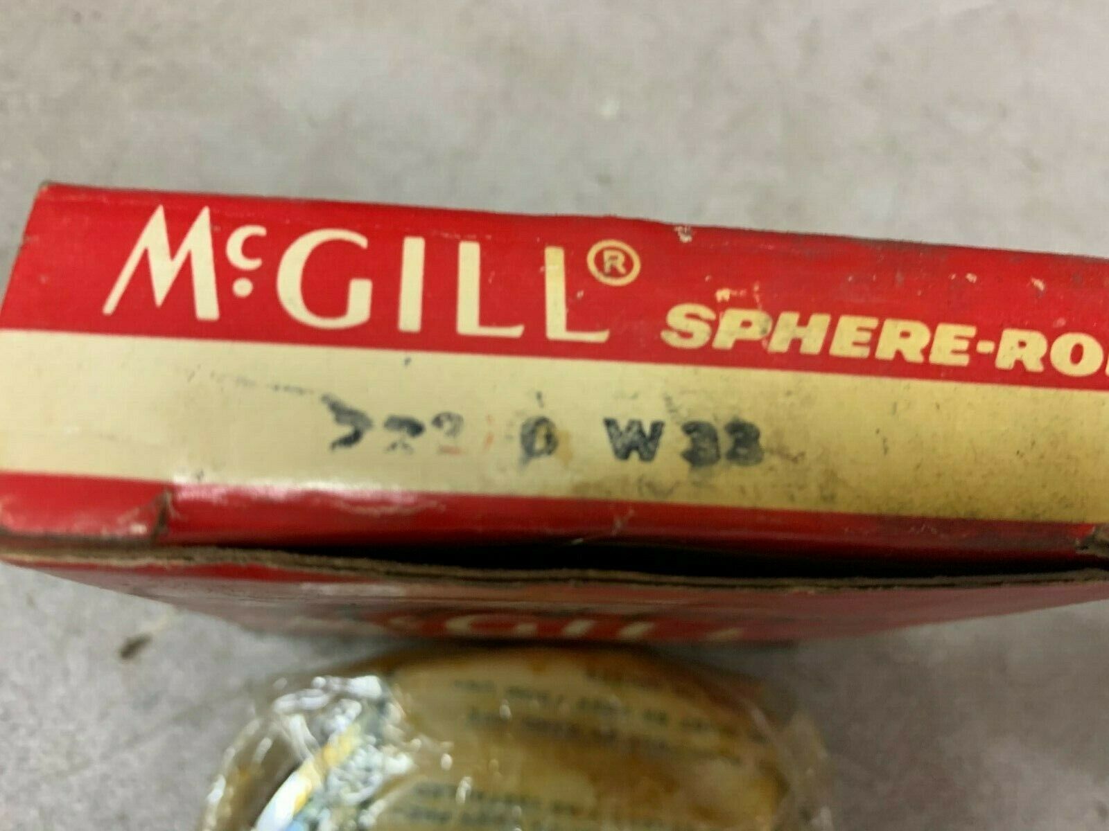 NEW IN BOX MCGILL ROLLER BEARING 22210 W33