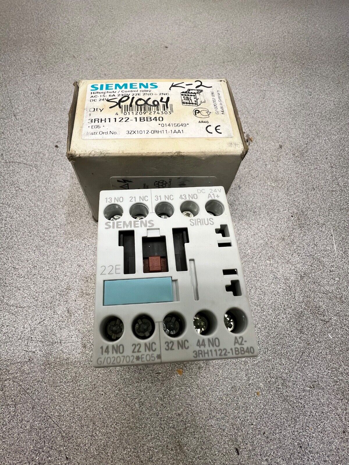 NEW IN BOX SIEMENS CONTROL RELAY 3RH1122-1BB40