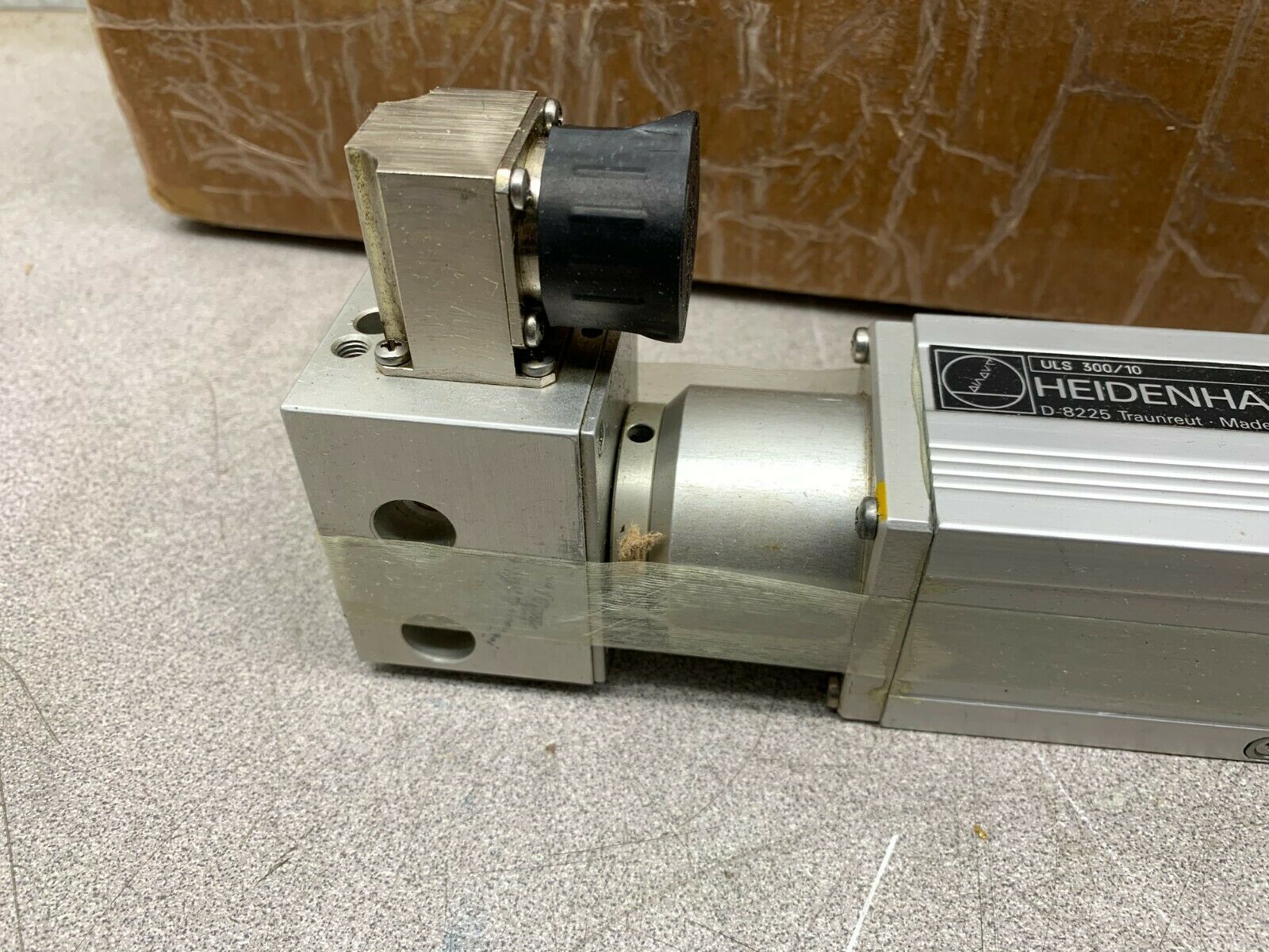 NEW HEIDENHAIN ULS 300/10 LINEAR ENCODER 234 570 01