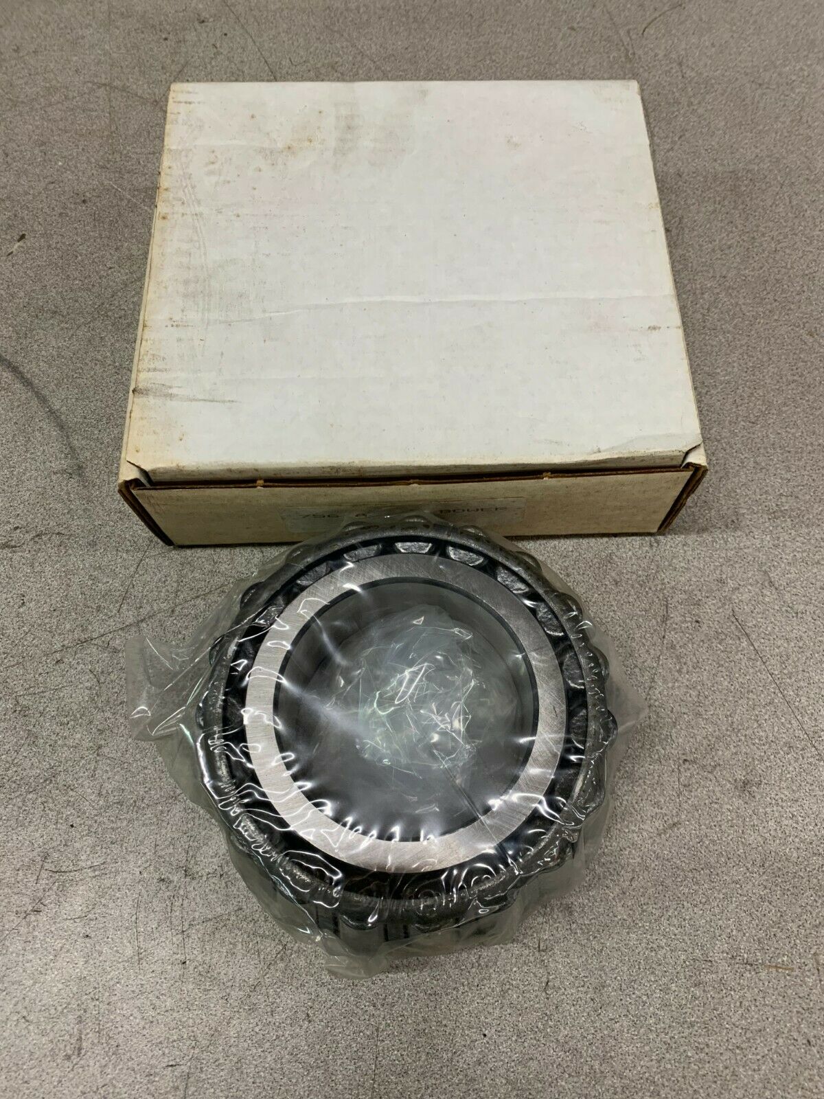 NEW IN BOX BOWER TAPERED ROLLER CONE BEARING 756A