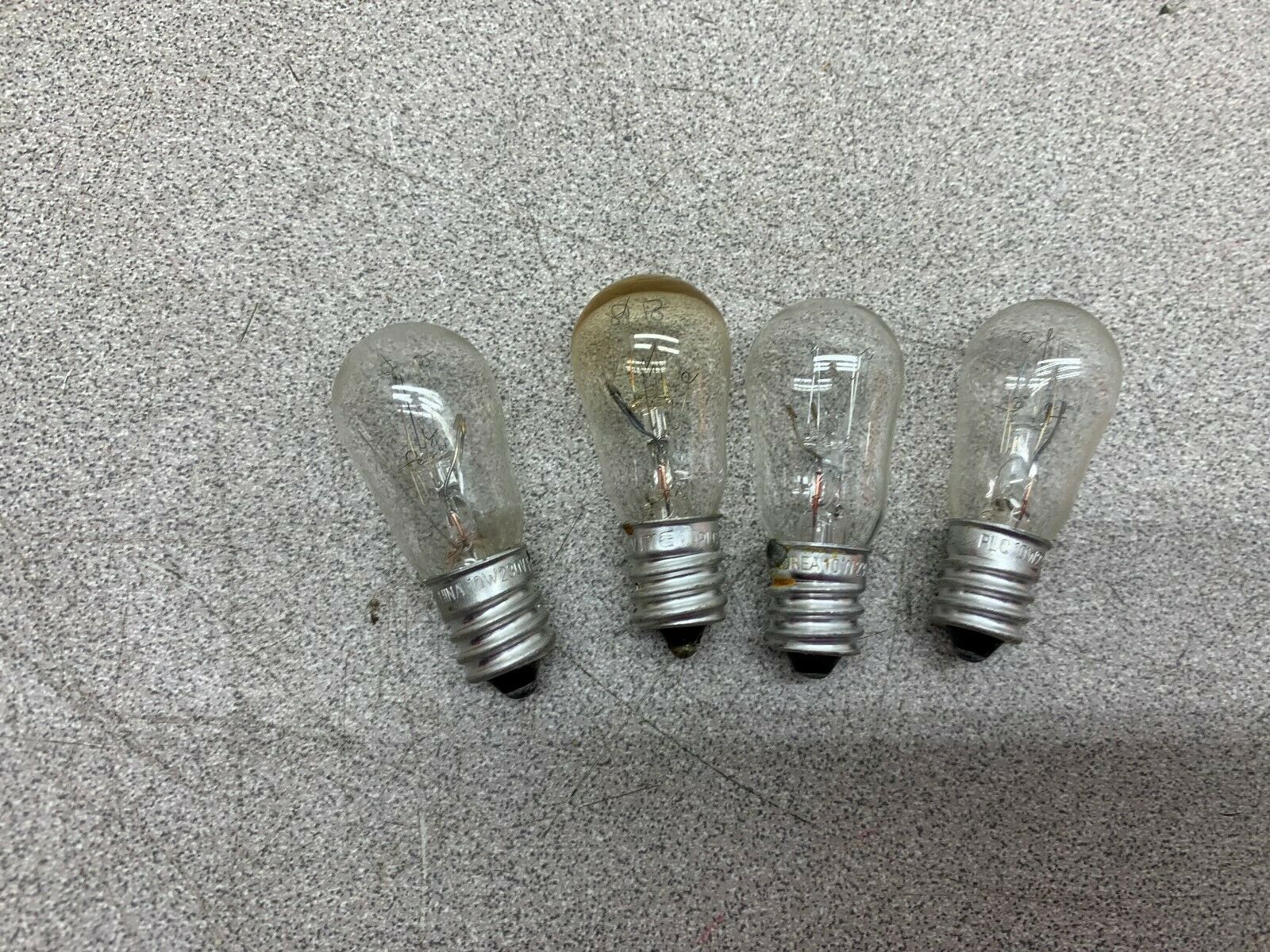 LOT OF 4 NEW NO BOX GENERIC BULB 10W230