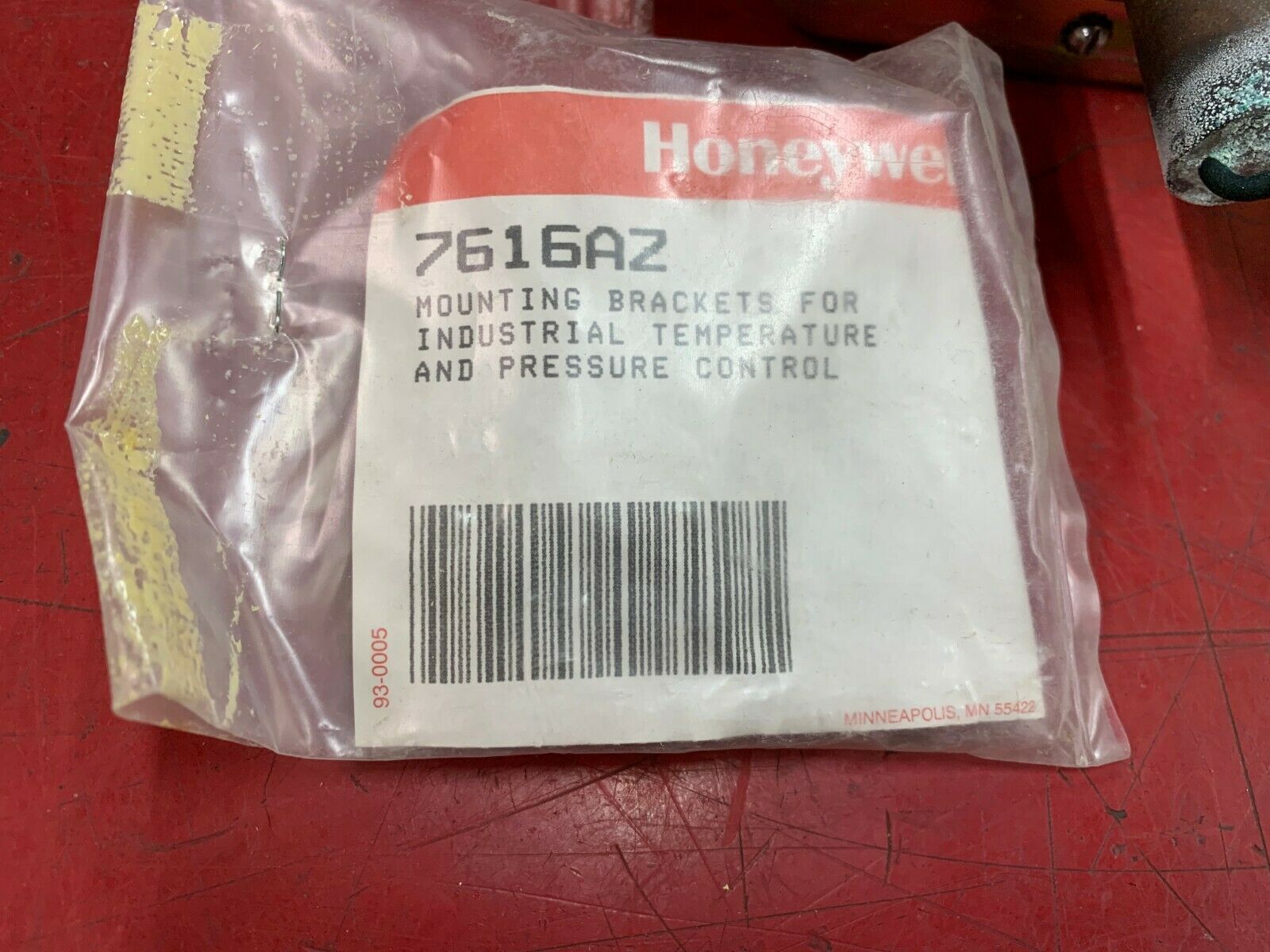 USED HONEYWELL INDICATING TEMPERATURE CONTROL SWITCH T654C 1022