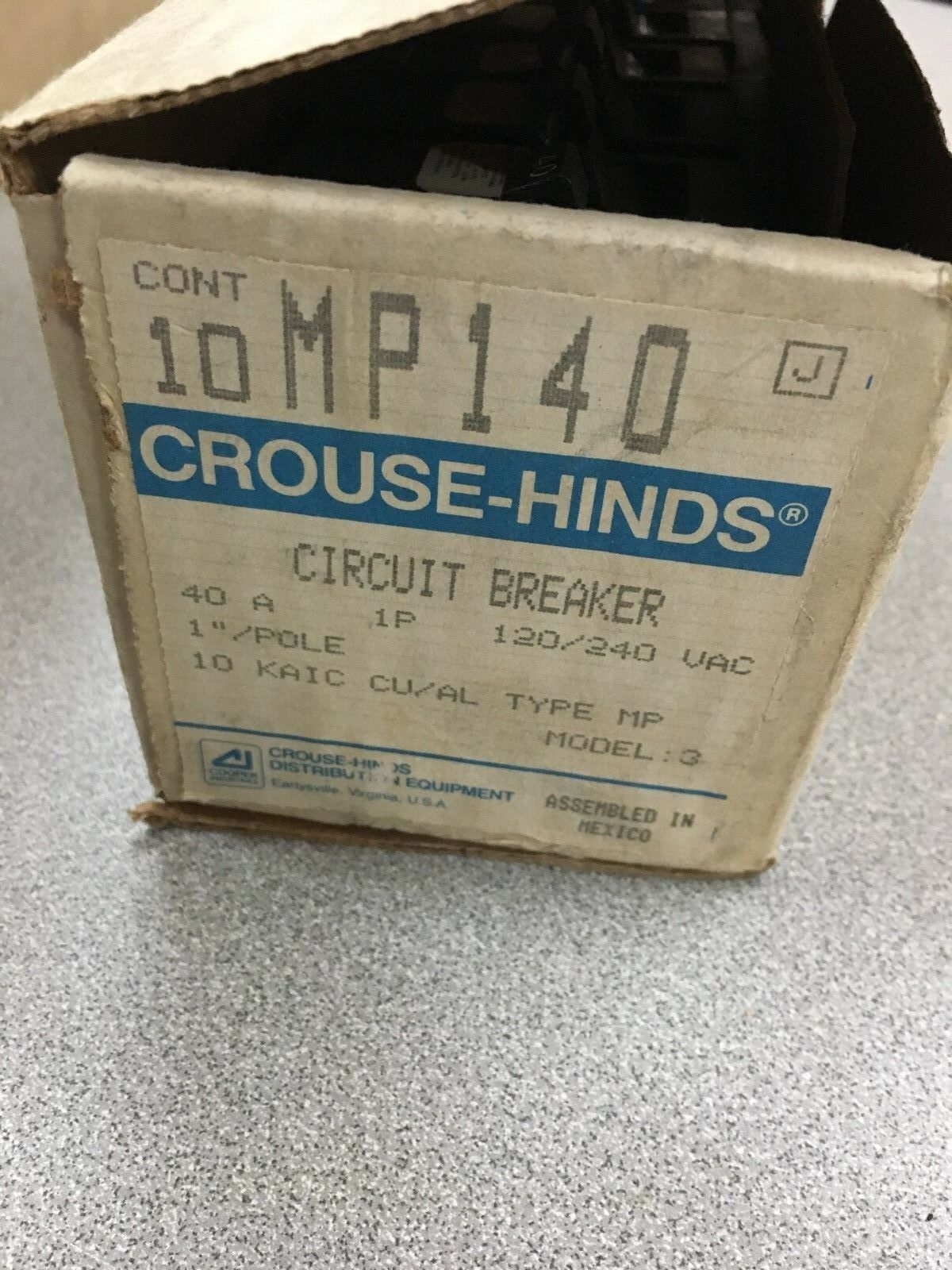 NEW BOX OF 10 CROUSE-HINDS 40AMP 1 POLE CIRCUIT BREAKERS MP140