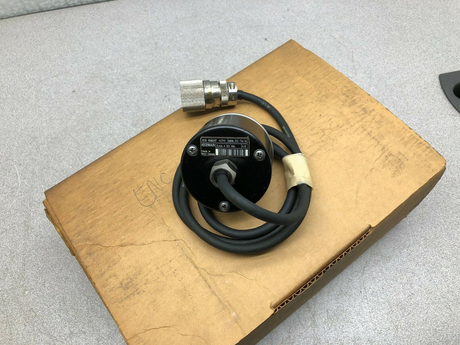 NEW NO BOX HEIDENHAIN ROTORY ENCODER ROD426B.017