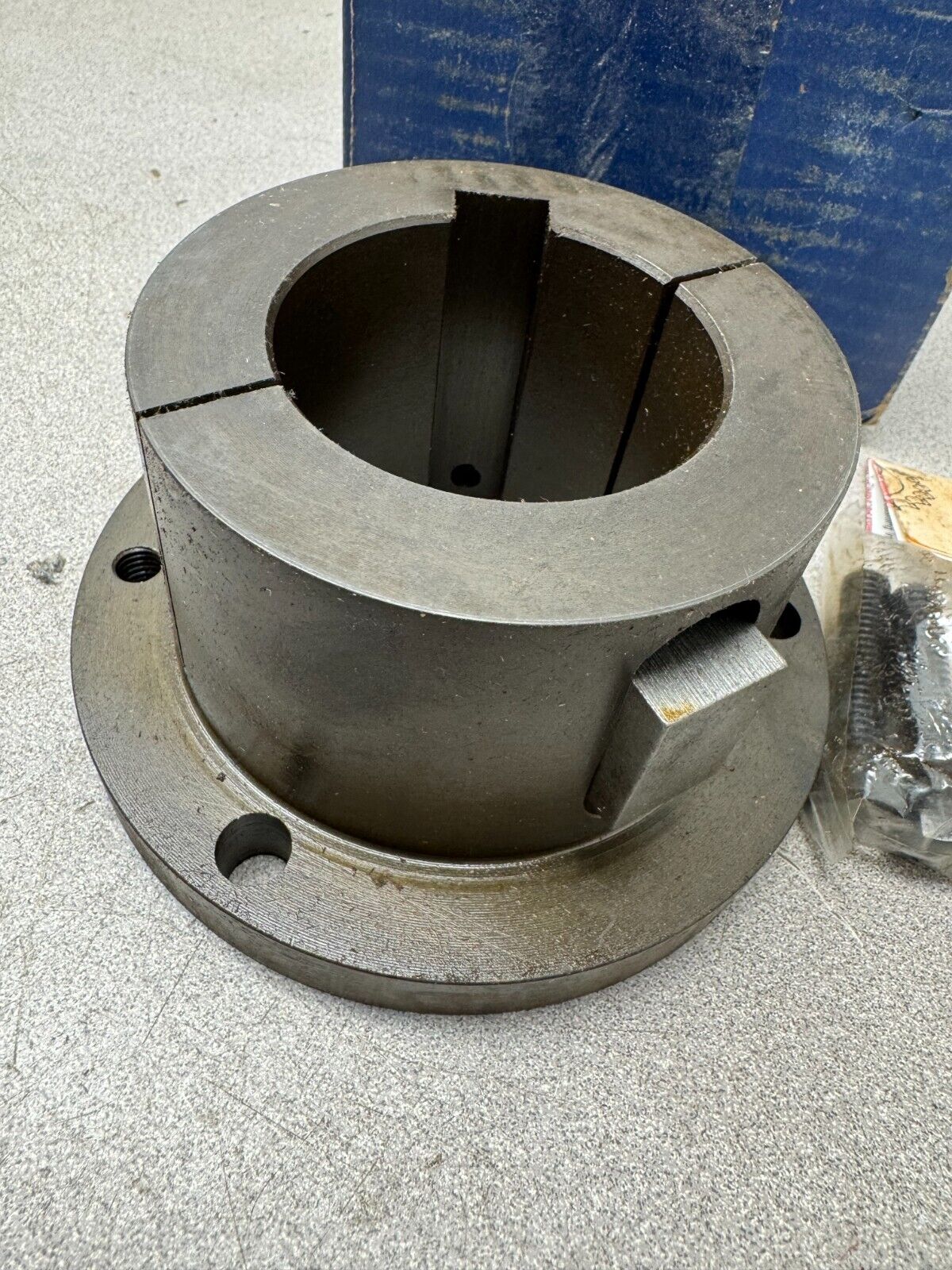 NEW IN BOX MARTIN SPLIT TAPER BUSHING R1 2 7/16