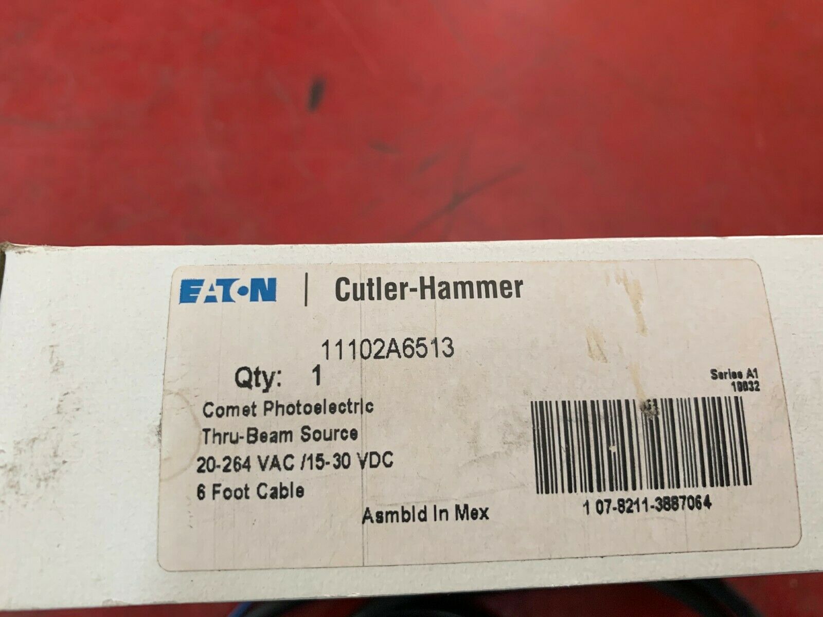 NEW IN BOX CUTLER HAMMER COMET PHOTOELECTRIC SENSOR 11102A6513