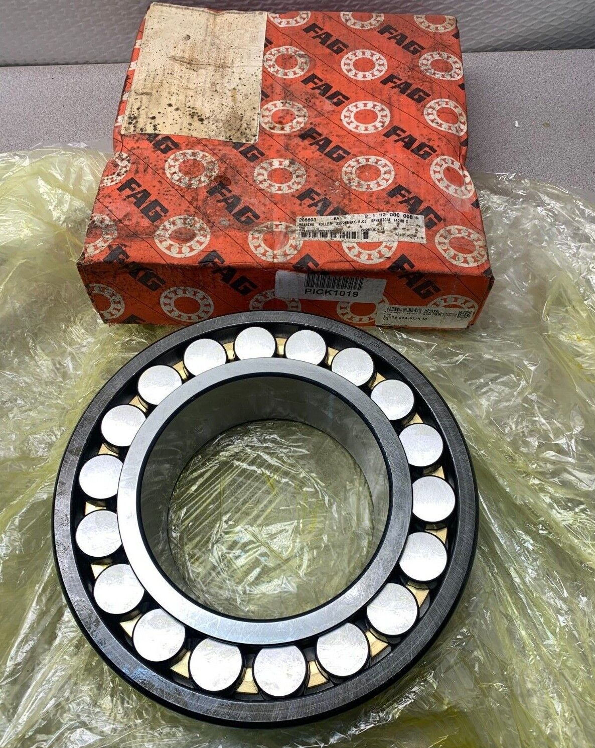 NEW IN BOX FAG 22228E1AXLKMC3 SPHERICAL ROLLER BEARING 22228-E1A-XL-K-M-C3