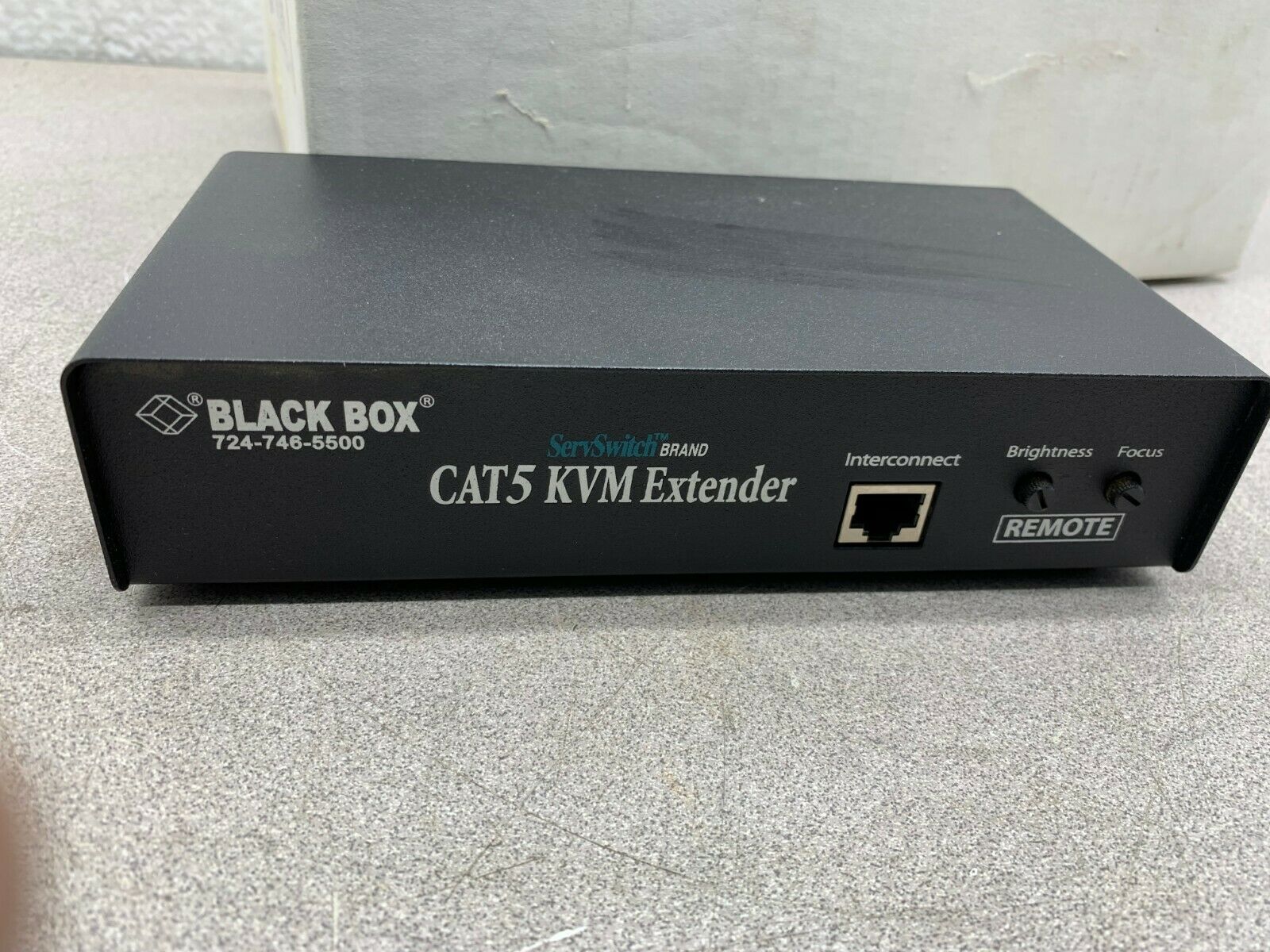 NEW IN BOX BLACK BOX SERVSWITCH CAT5 KVM EXTENDER ACU1028A