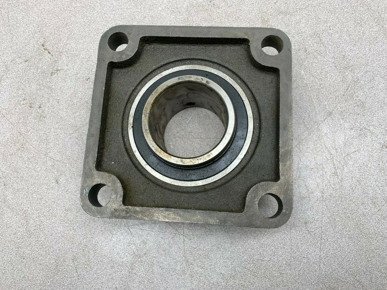 NEW NO BOX PTI 4-BOLT F216 FLANGE BEARING UC216-80MM INSERT