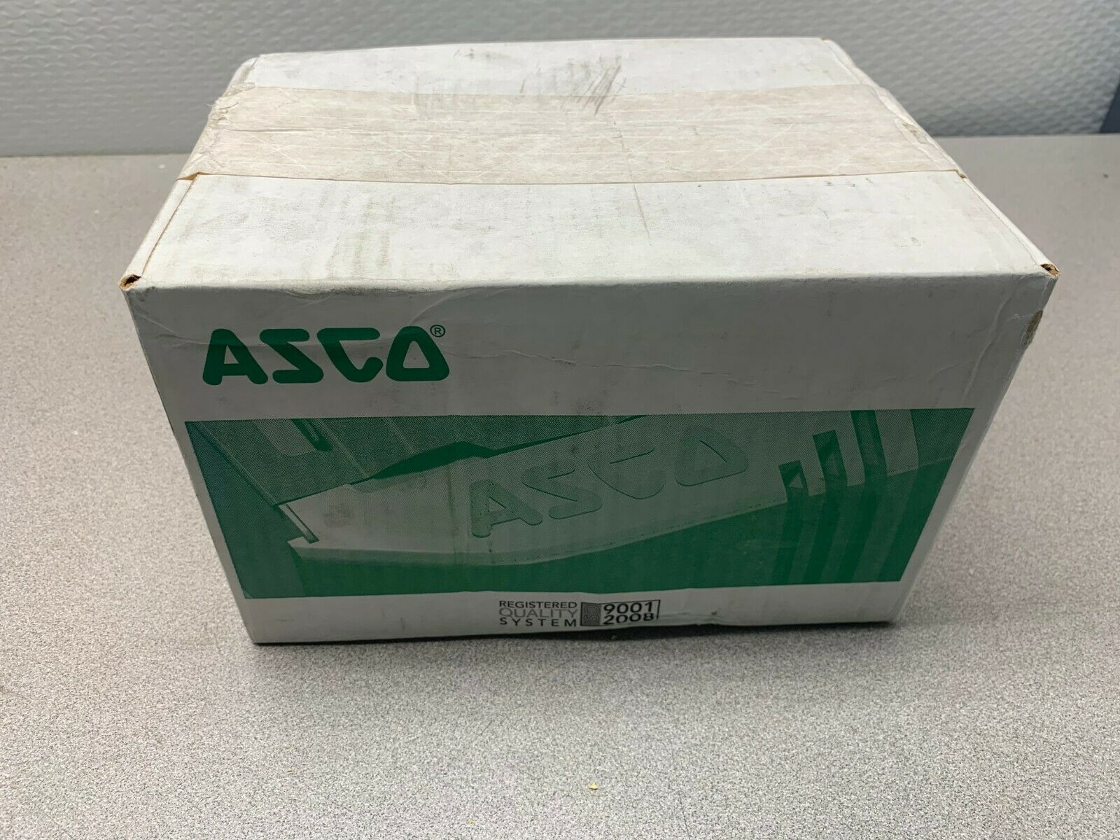 NEW IN BOX ASCO RED HAT 1/4" SOLENOID VALVE 125VDC. COIL 2126302RU