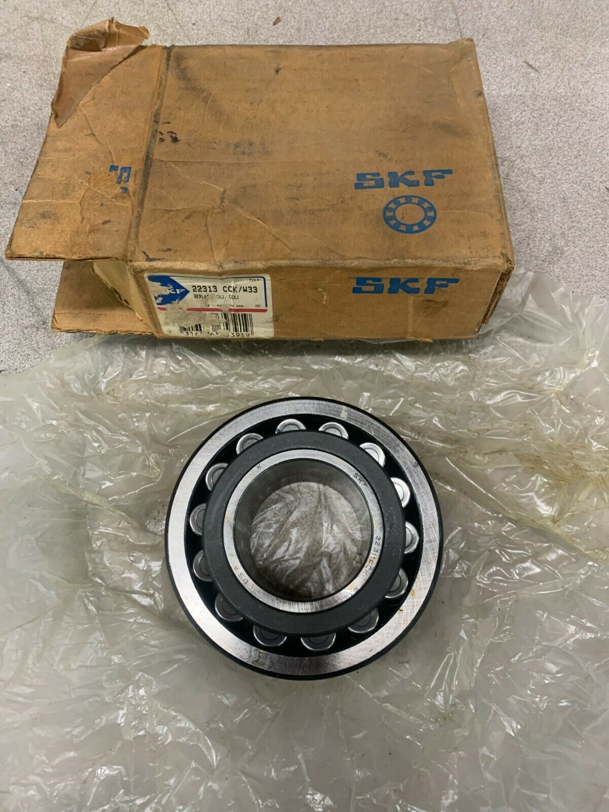 NEW IN BOX SKF 22313CCKW33 SPHERICAL ROLLER BEARING 22313 CCK/W33