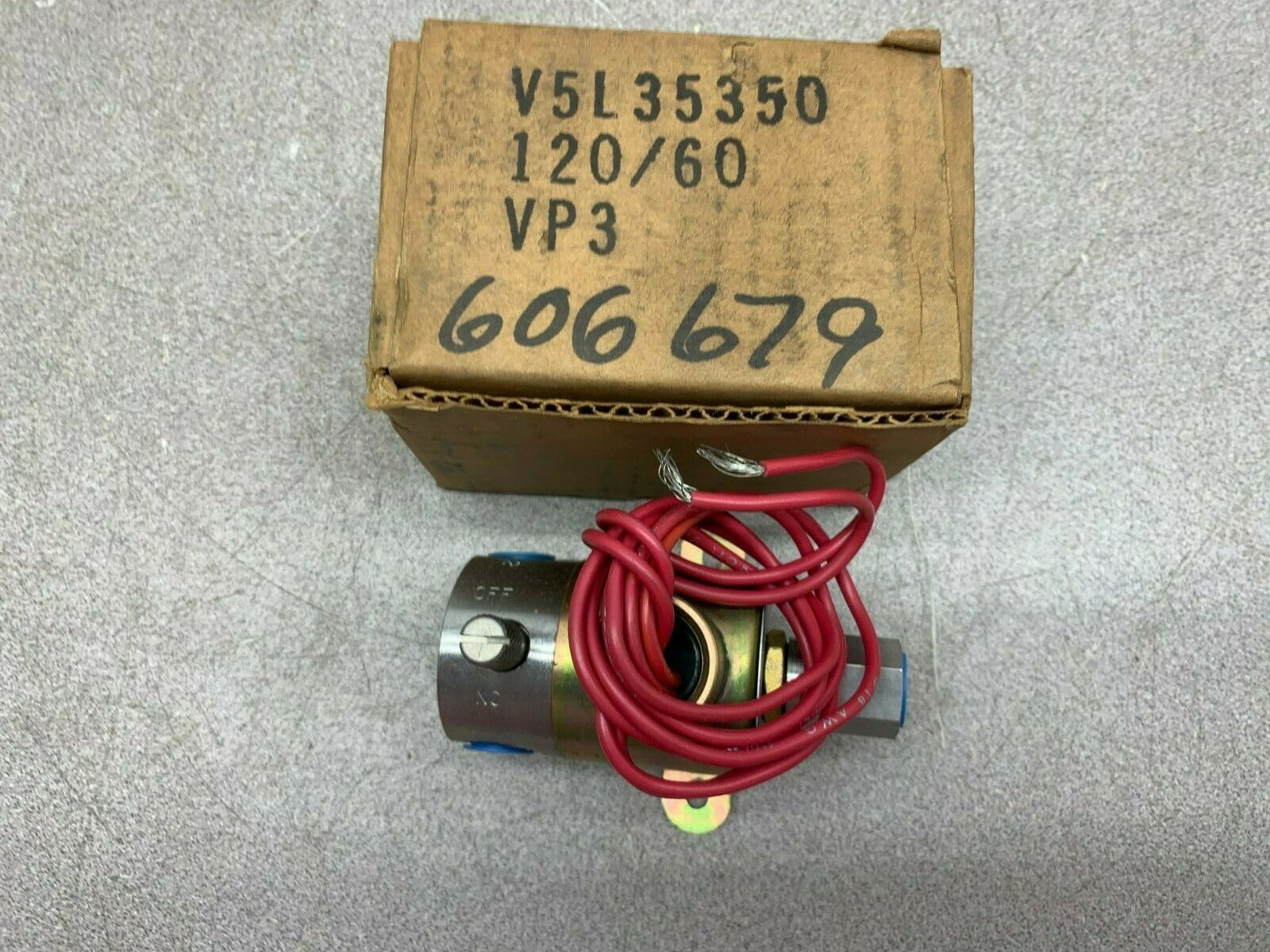 NEW IN BOX SKINNER 120VAC SOLENOID VALVE V5L35350