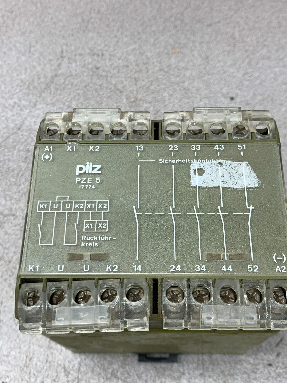 USED PILZ PZE 5 SAFETY RELAY PZE/5 24VDC 4S 1O