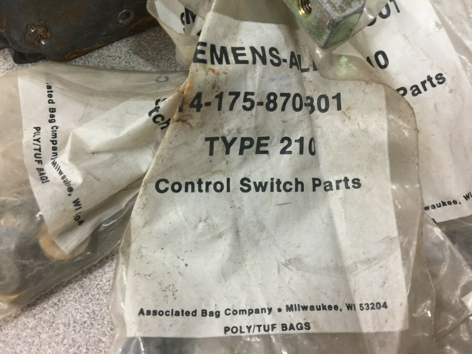 NEW NO BOX SIEMENS TYPE 210 ROTARY SWITCH 14-205-351