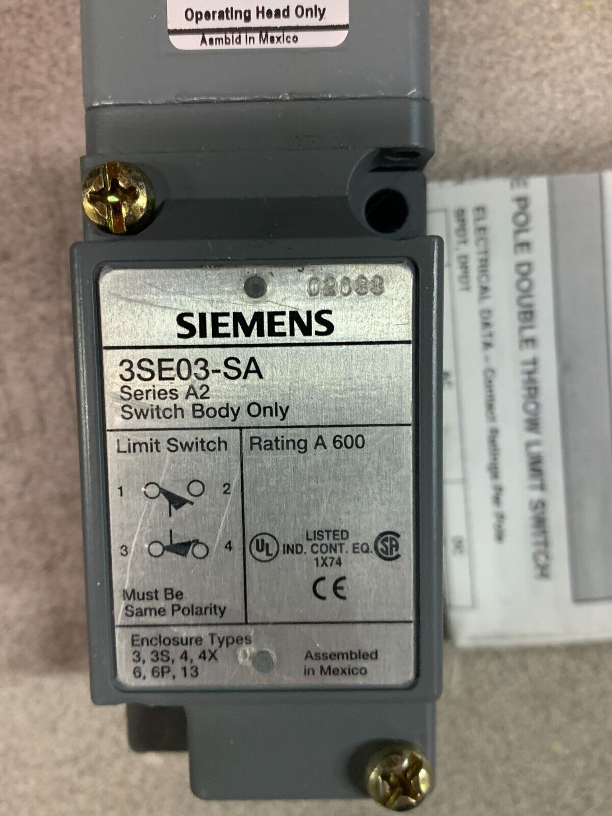 NEW SIEMENS LIMIT SWITCH 3SE03-SA BODY 3SE03-DW1 HEAD 3SE03-RA BACK 3SE03-AW1