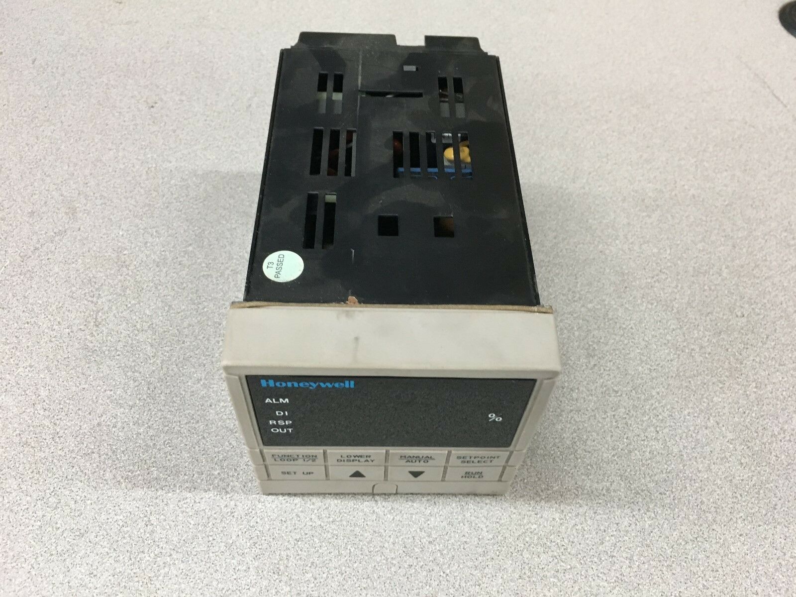 USED HONEYWELL UDC3000 VERSA-PRO TEMPERATURE CONTROLLER DC300K-0-0B3-10-TA00-0