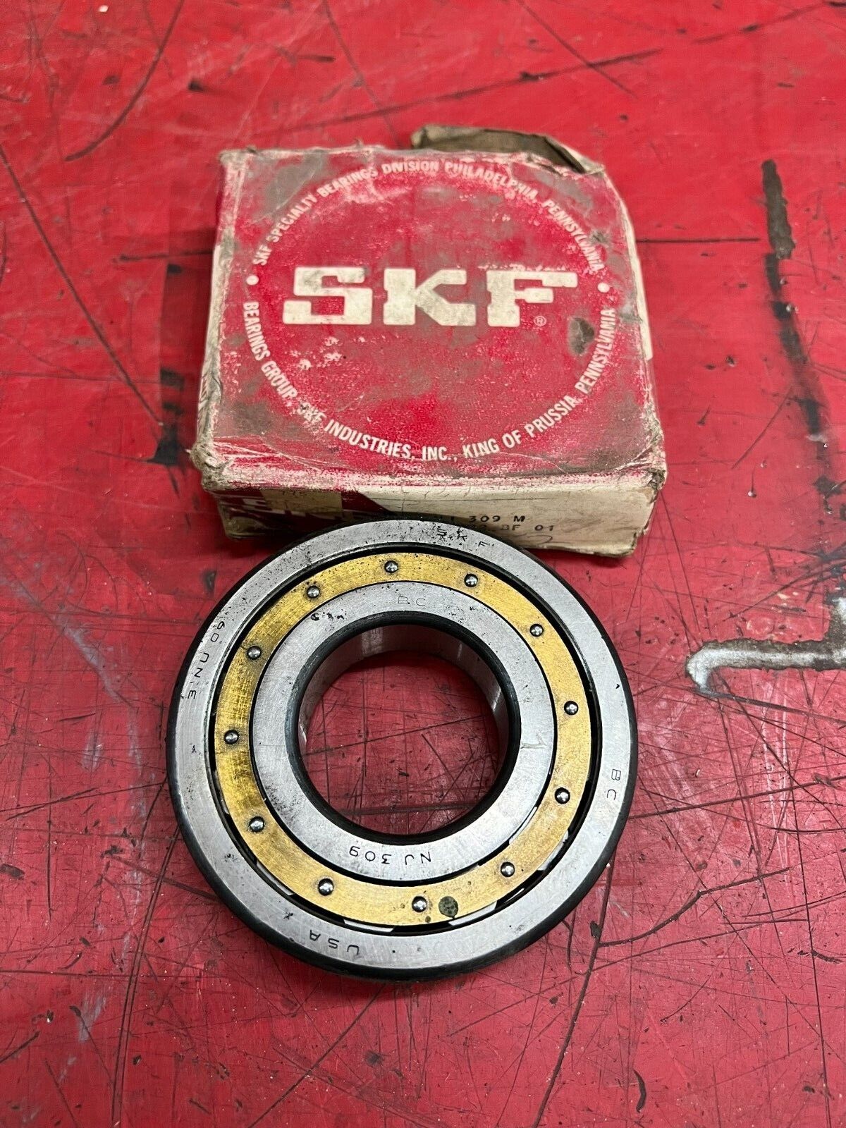 NEW IN BOX SKF BEARING NJ 309 M