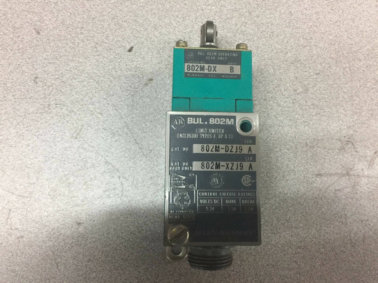 NEW NO BOX ALLEN BRADLEY LIMIT SWITCH 802M-DZJ9