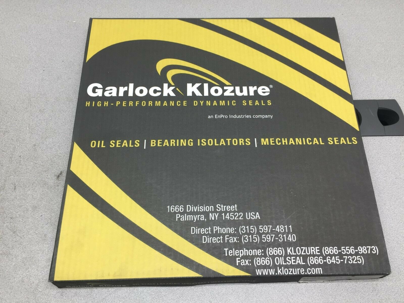 NEW IN BOX GARLOCK KLOSURE OIL SEAL 21238-4075