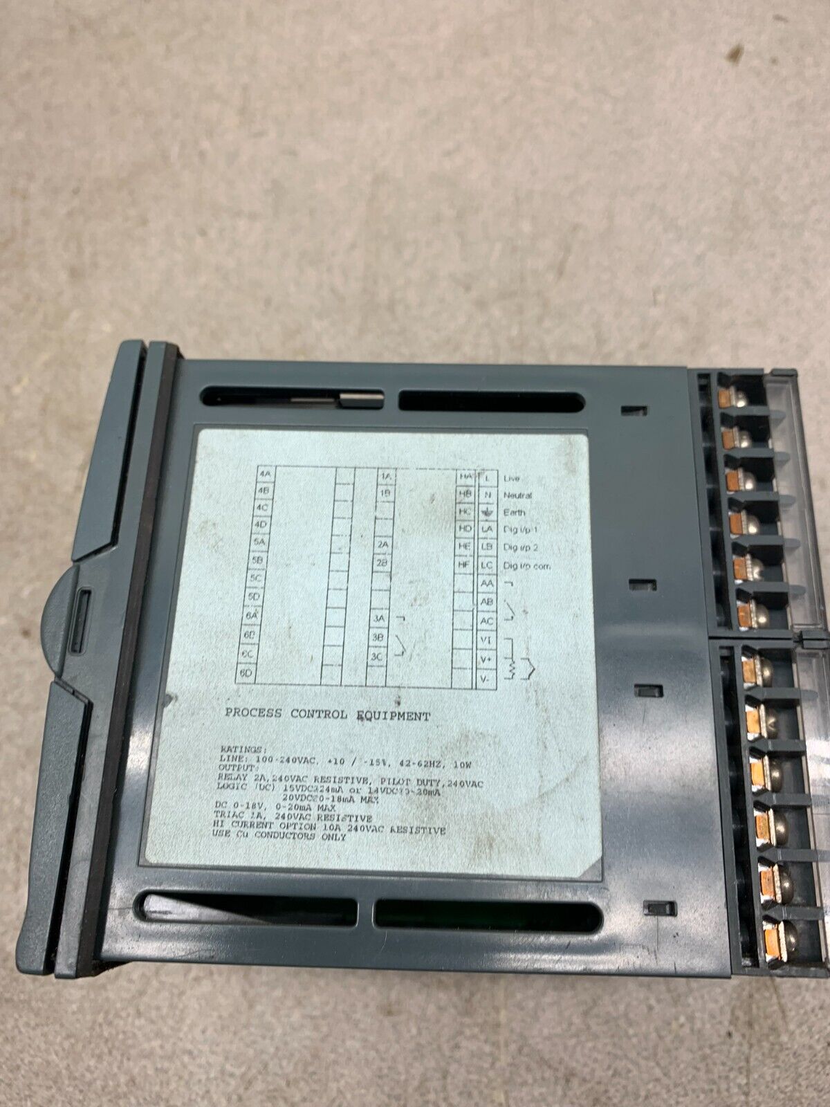 USED EUROTHERM K/0/2000/F TEMP. CONTROLLER 2204E/NS/VH/XX/XX/FH/FH/XX/ENG/EU0523