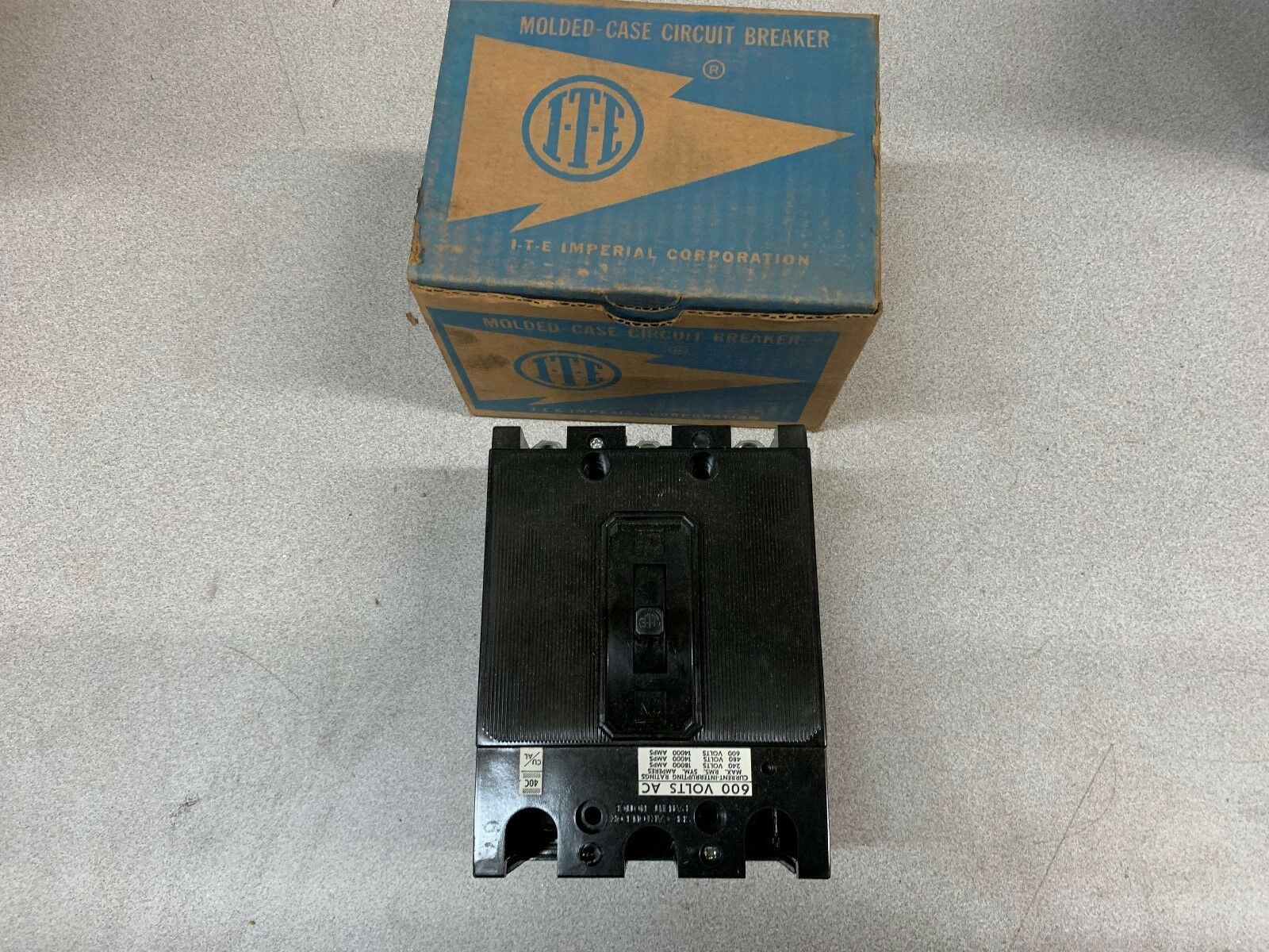 NEW IN BOX ITE BREAKER EF3-B04000S04