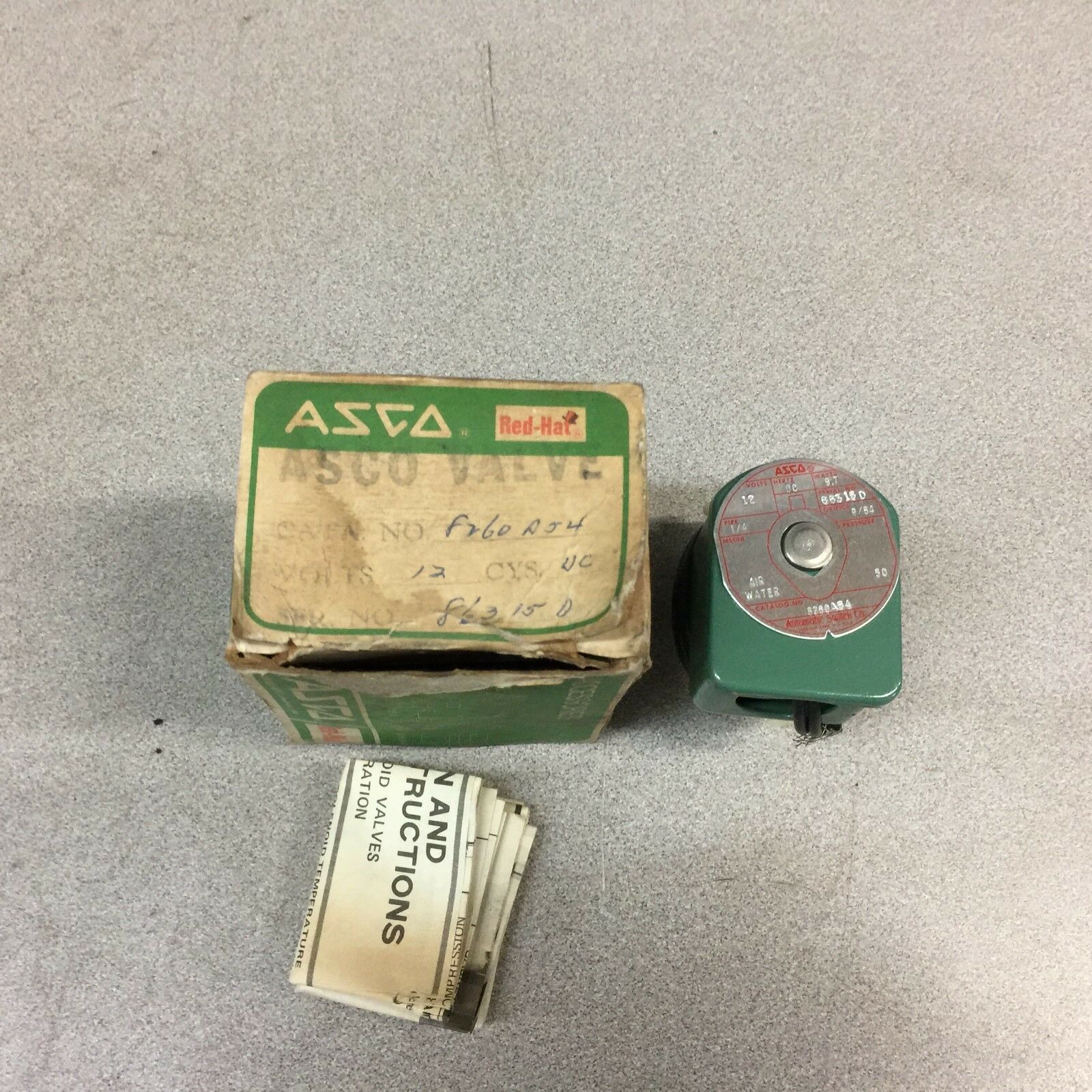 NEW IN BOX ASCO 1/4"  50PSI 12VDC SOLENOID VALVE 8260A54