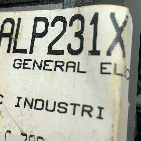 NEW NO BOX GE RELAY CR120A04002AA