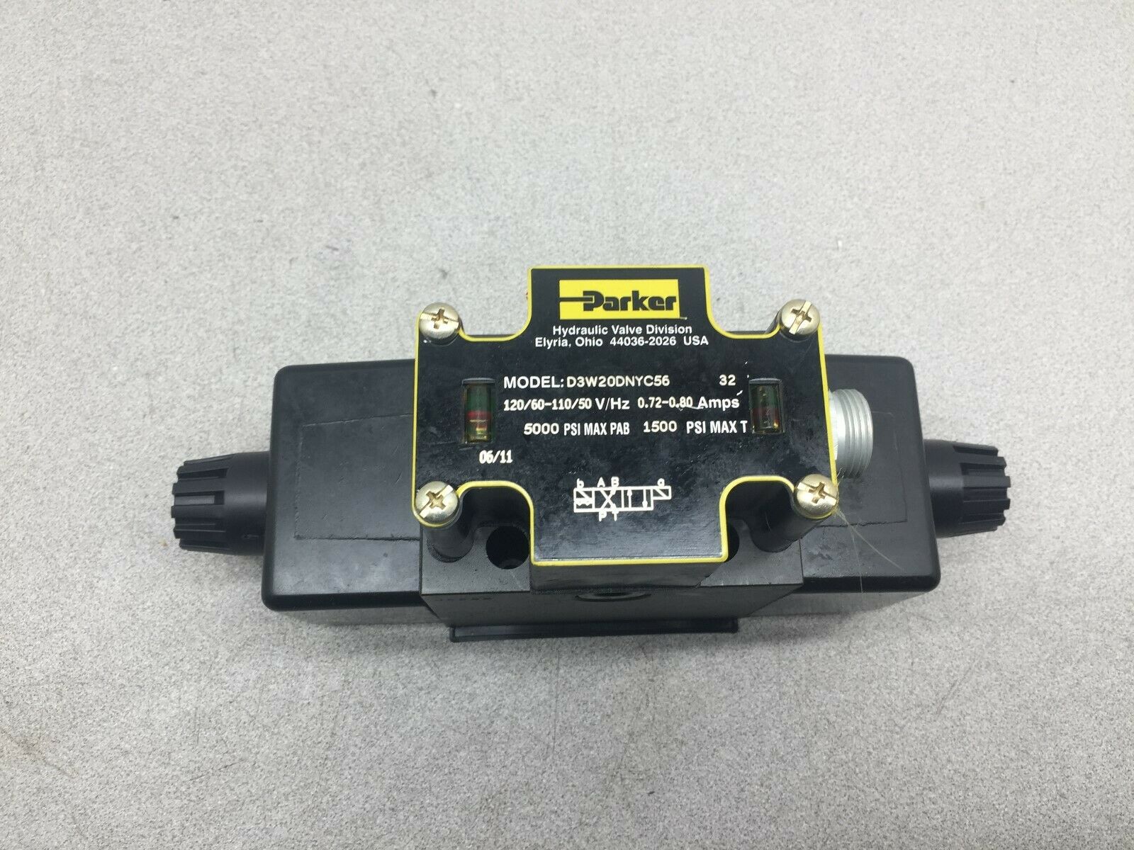 NEW NO BOX PARKER 120VAC SOLENOID VALVE D3W20DNYC56