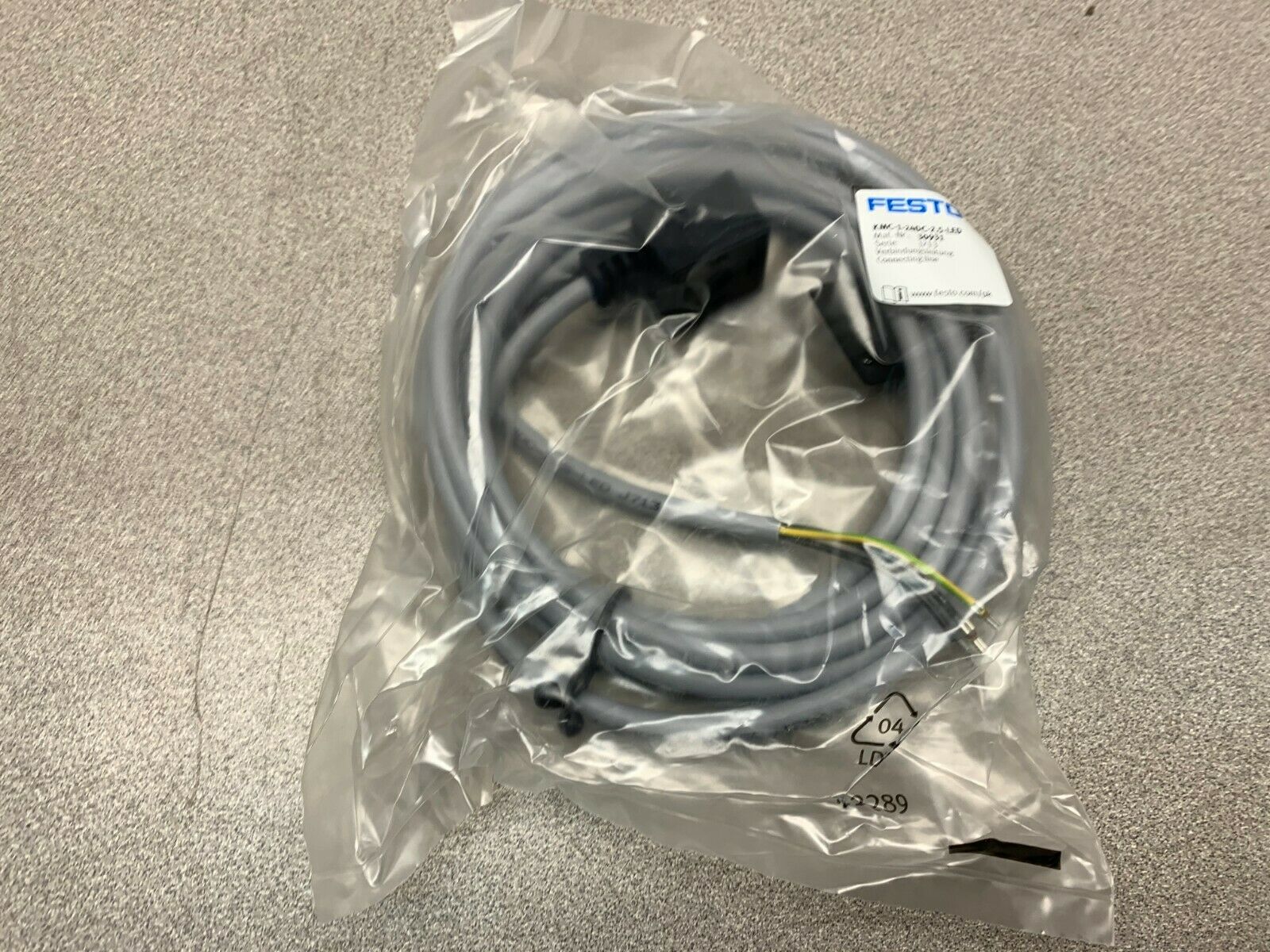 NEW IN BAG FESTO CABLE KMC-1-24DC-2,5-LED