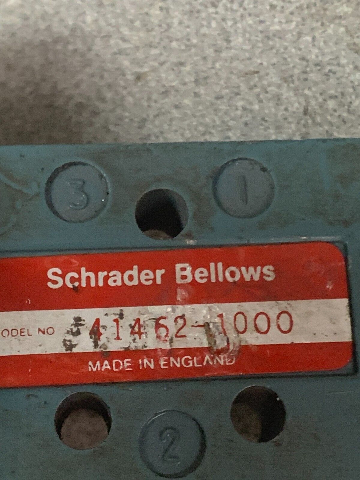 USED SCHRADER BELLOWS SPOOL VALVE 41462-1000