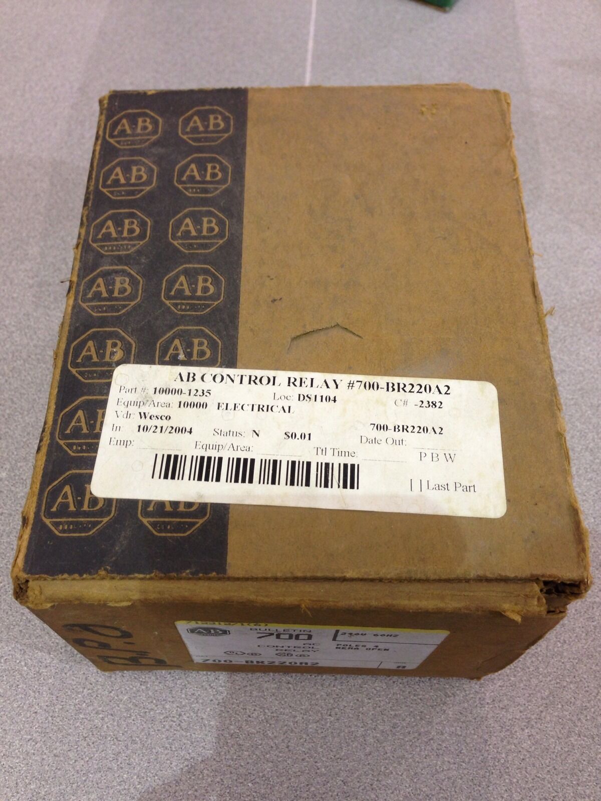 NEW IN BOX ALLEN-BRADLEY 4 POLE CONTROL RELAY 700-BR220A2 SERIES A