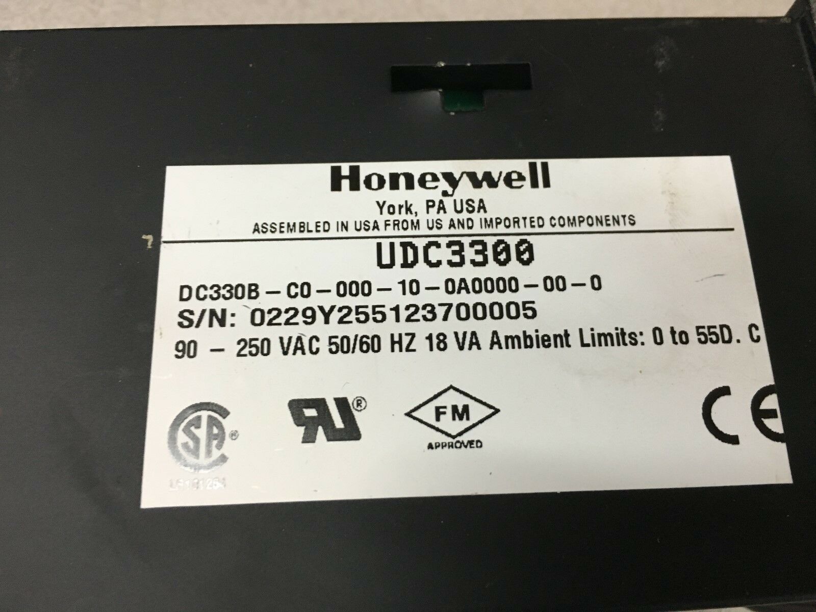 USED HONEYWELL UDC3300 TEMPERATURE CONTROLLER DC330B-C0-000-10-0A0000-00-0