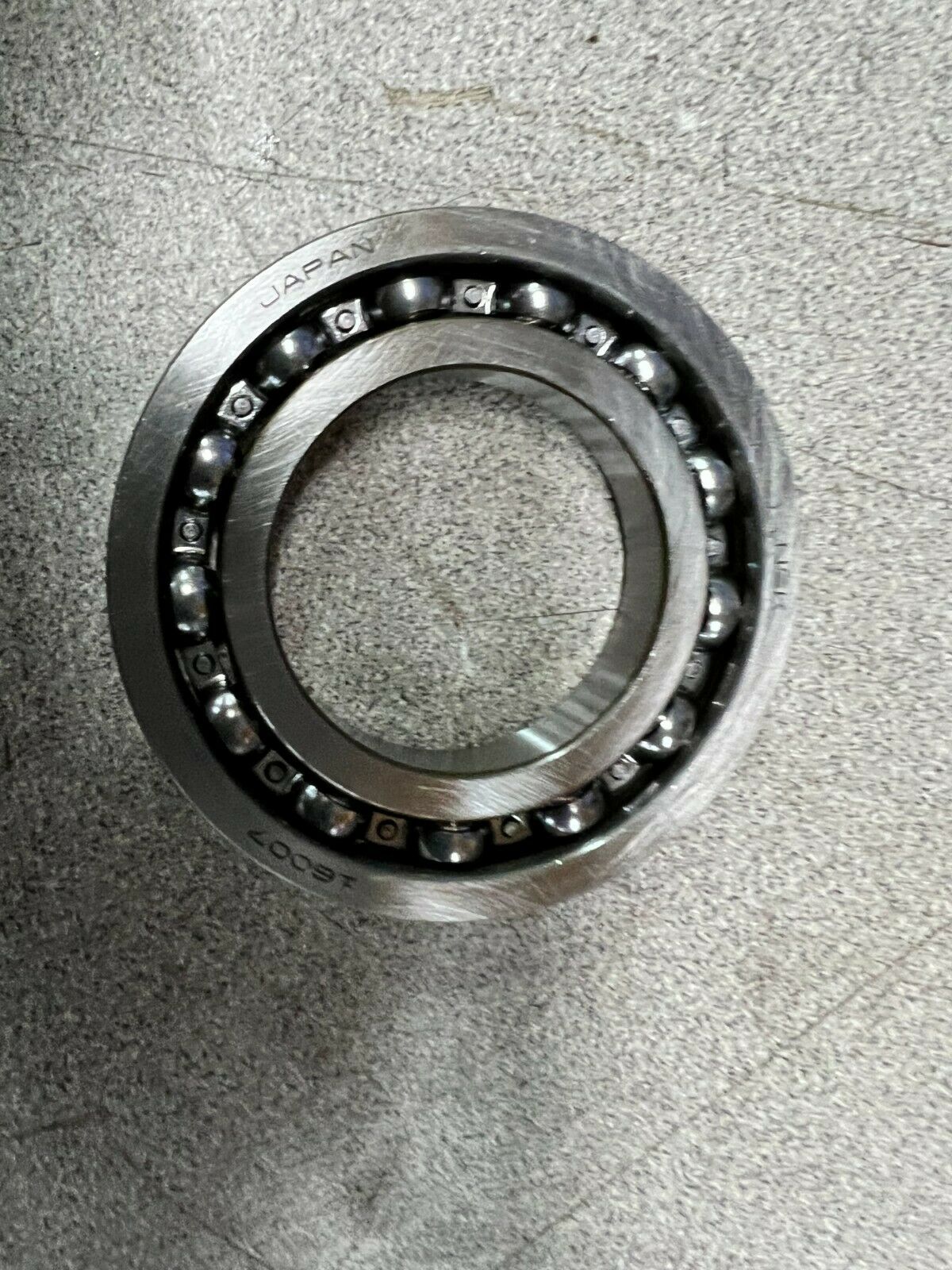 NEW IN BOX NSK ROLLER BEARING 16007