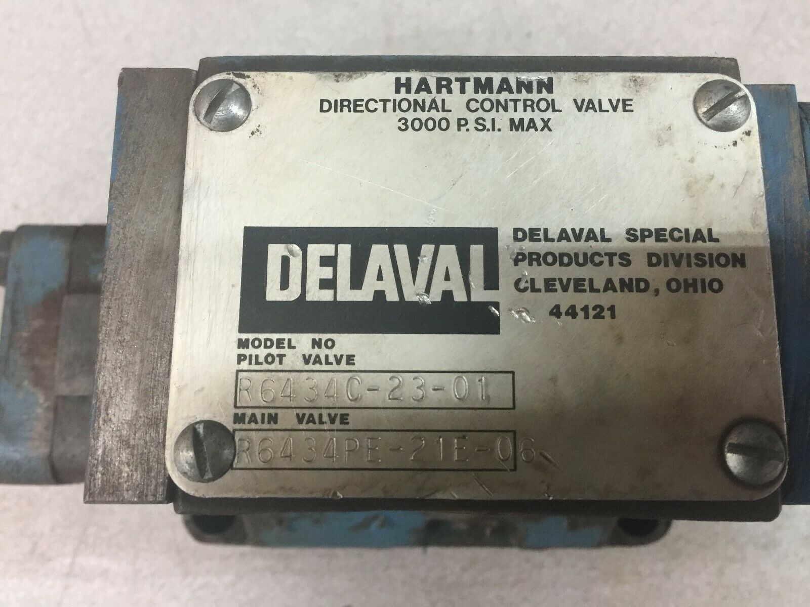 NEW NO BOX DELAVAL SOLENOID DIRECTIONAL VALVE R6434C-23-01 / R6434PE-21E-06