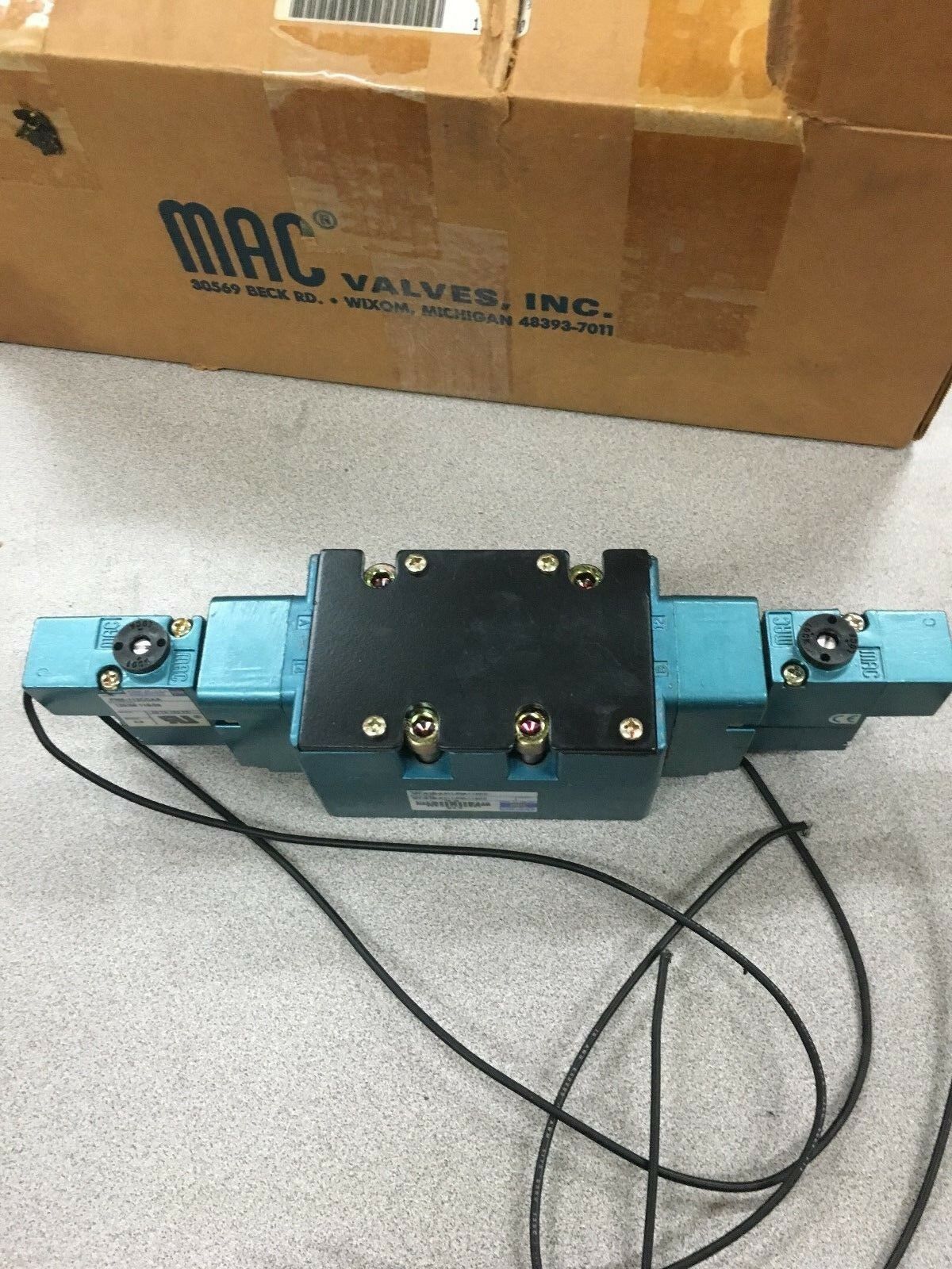 NEW IN BOX MAC PNEUMATIC VALVE MV-A3B-A311-PM-112CC