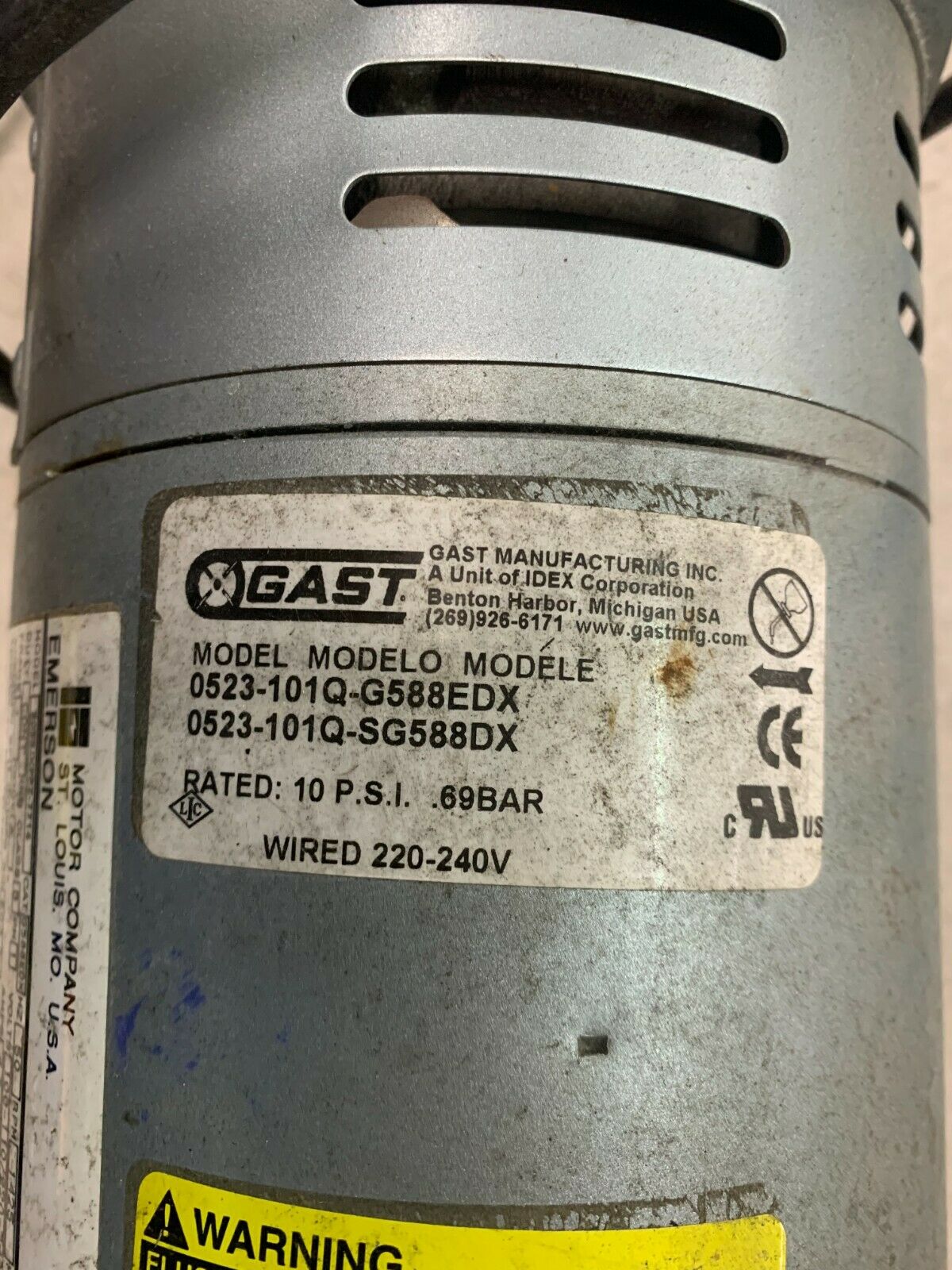 USED GAST 0523-101Q-G588EDX VACUUM PUMP EMERSON S055JXPPZ-7714