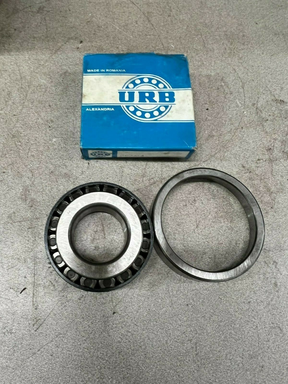 NEW IN BOX URB ROLLER BEARING WITH RACE 30310A