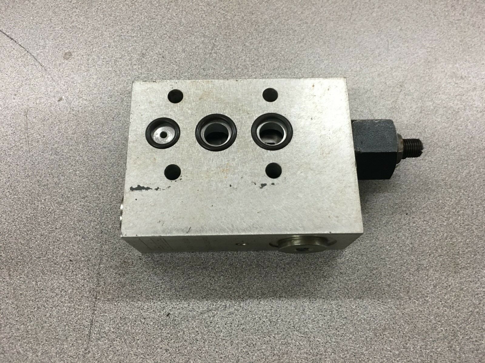 NEW NO BOX PARKER HYDRAULIC VALVE MHB-030-LECH-SSS