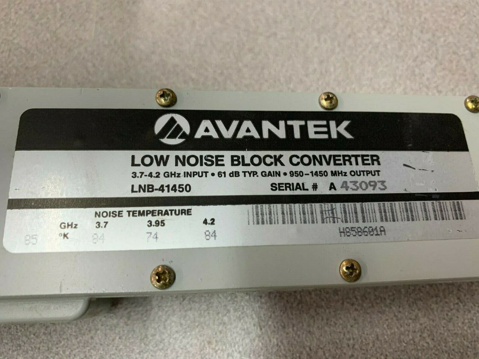 NEW IN BOX AVANTEK LOW NOISE BLOCK CONVERTER LNB-41450