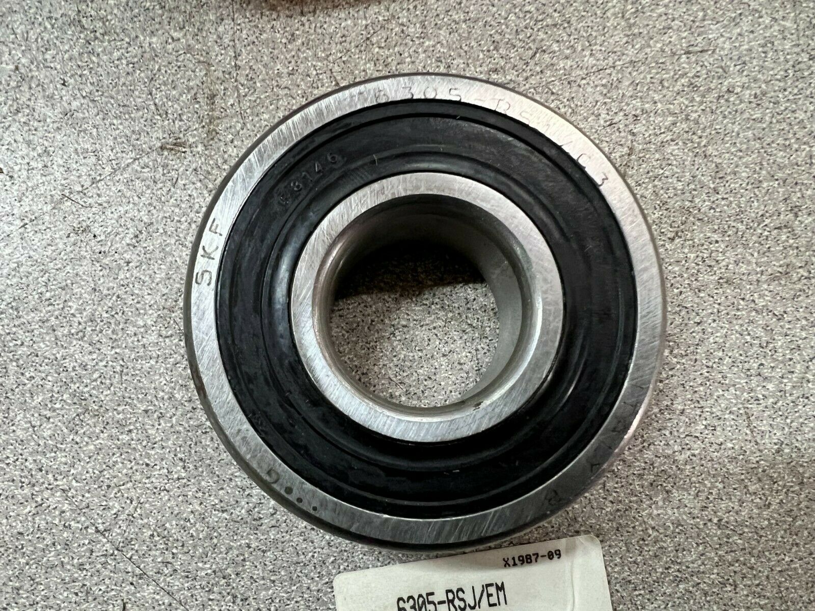 NEW IN BOX SKF 6305-RSJ/C3 BALL BEARING 6305-RS1/C3