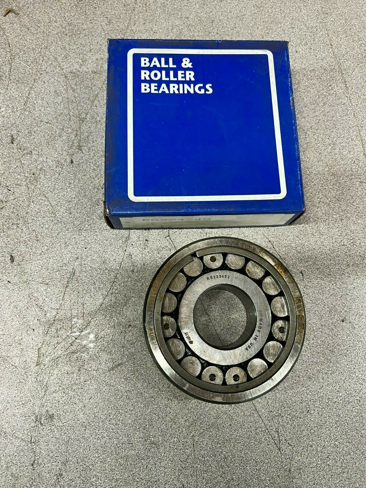 NEW IN BOX FMC BS224743 CYLINDRICAL BEARING BS223423