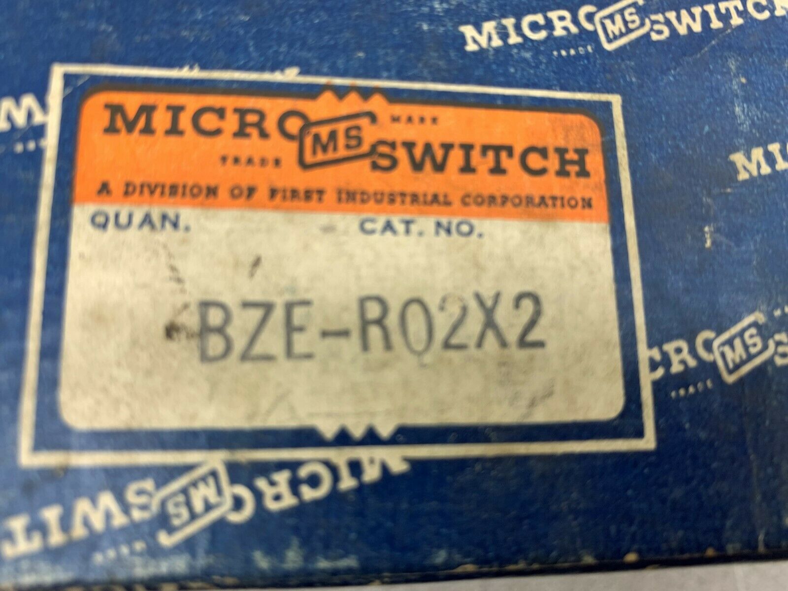 NEW IN BOX MICRO SWITCH BZE-R02X2