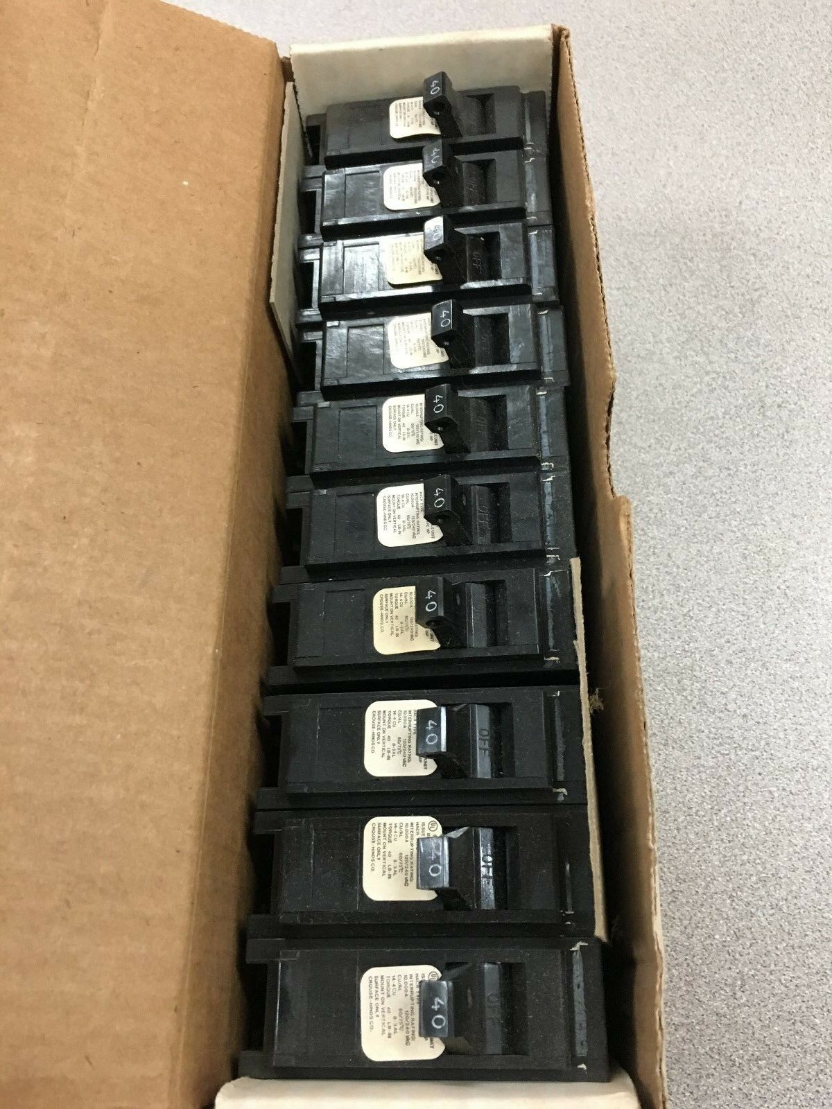 NEW BOX OF 10 CROUSE-HINDS 40AMP 1 POLE CIRCUIT BREAKERS MP140